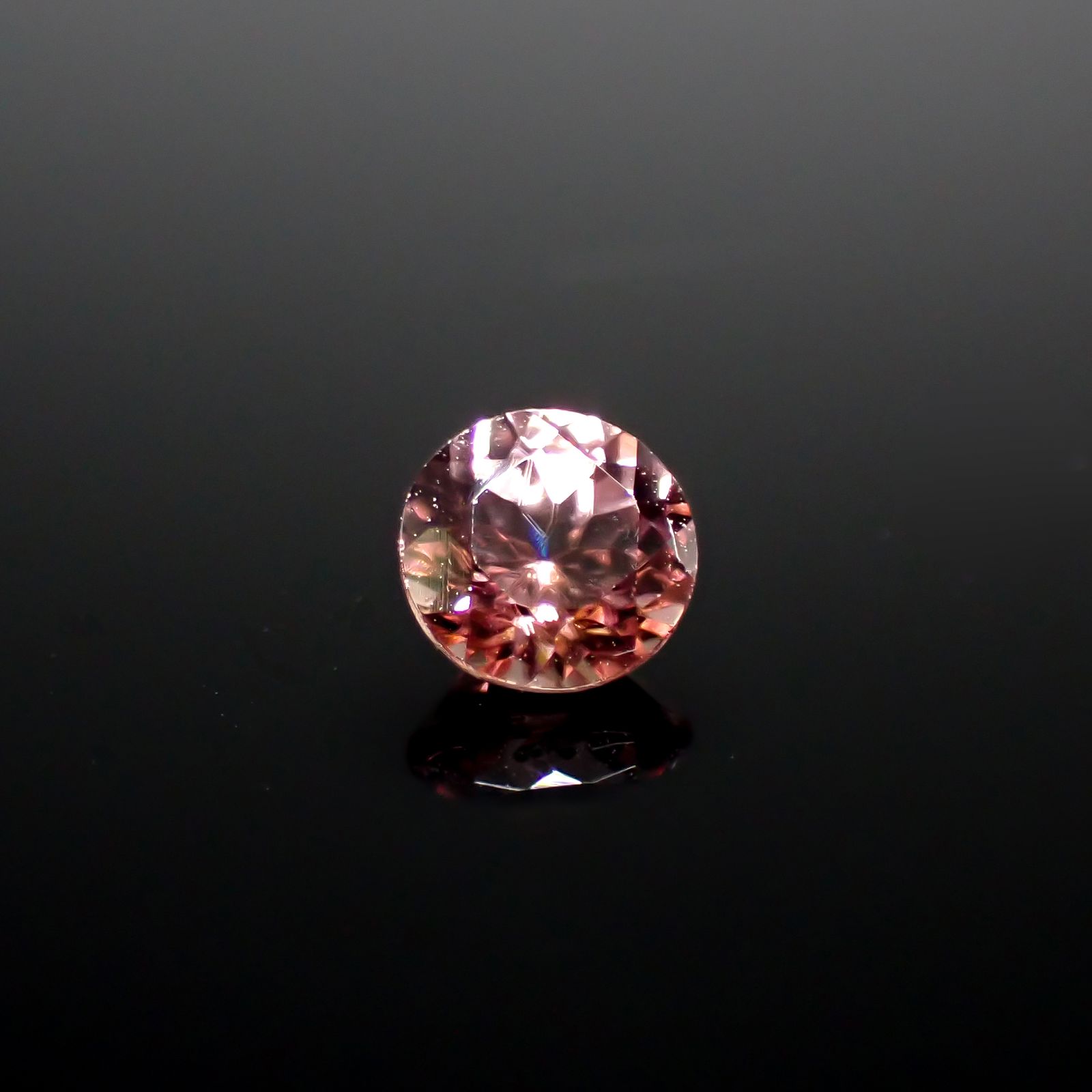 ピンクジルコン スリランカ/カンボジア産 0.83ct[240928806]5.1x5mm前後
