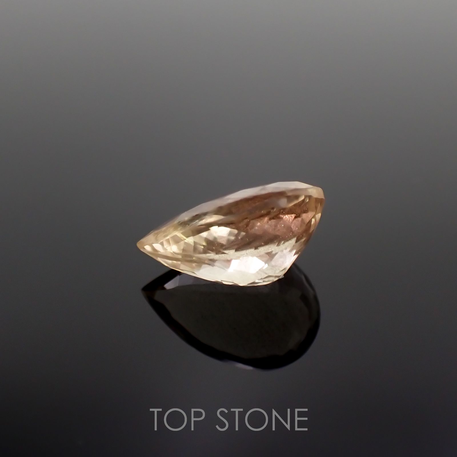 オレゴンサンストーン アメリカ・オレゴン州産 3.45ct[221018712]12.9x8.7mm前後