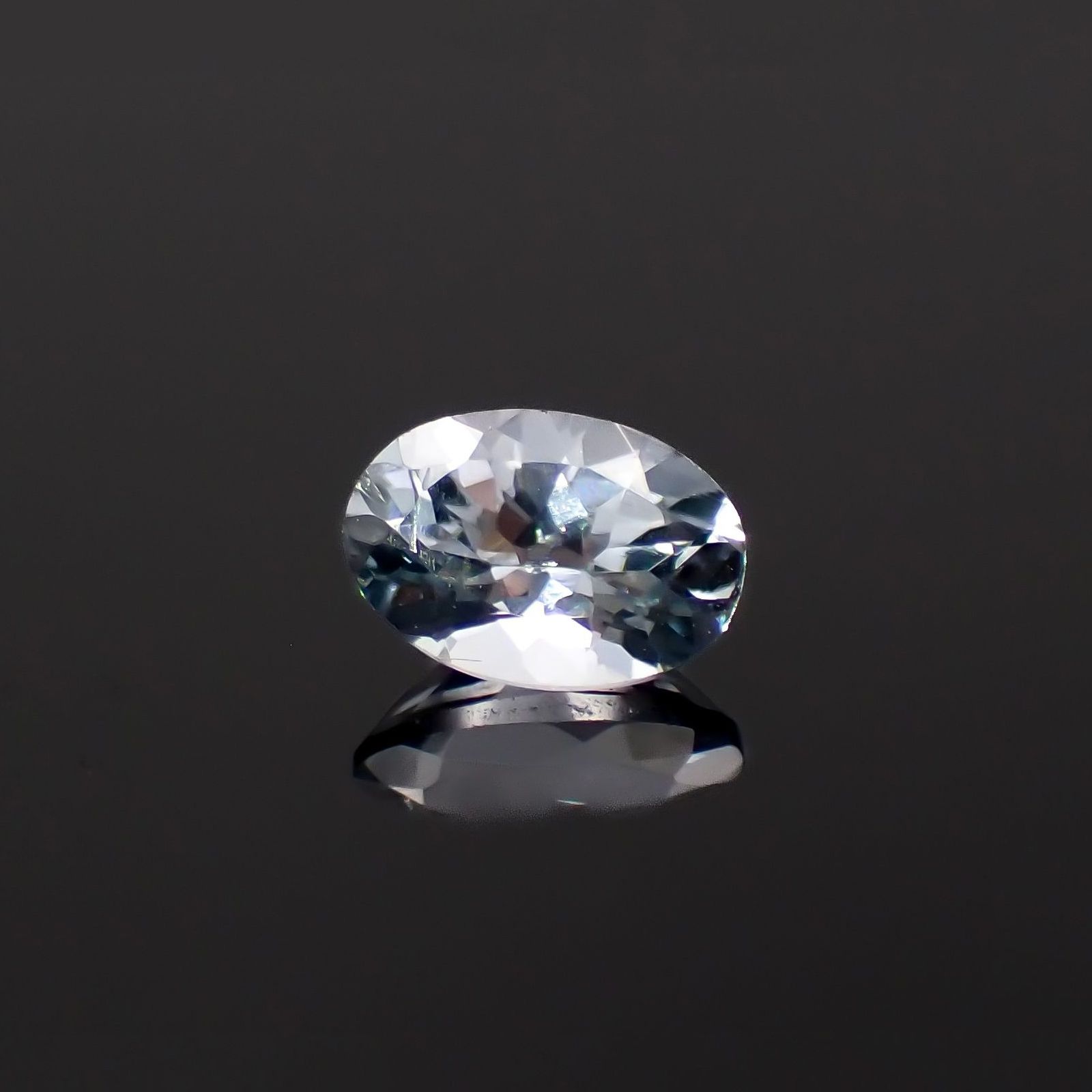 グレースピネル タンザニア産 0.53ct[230421542]5.8x4mm前後