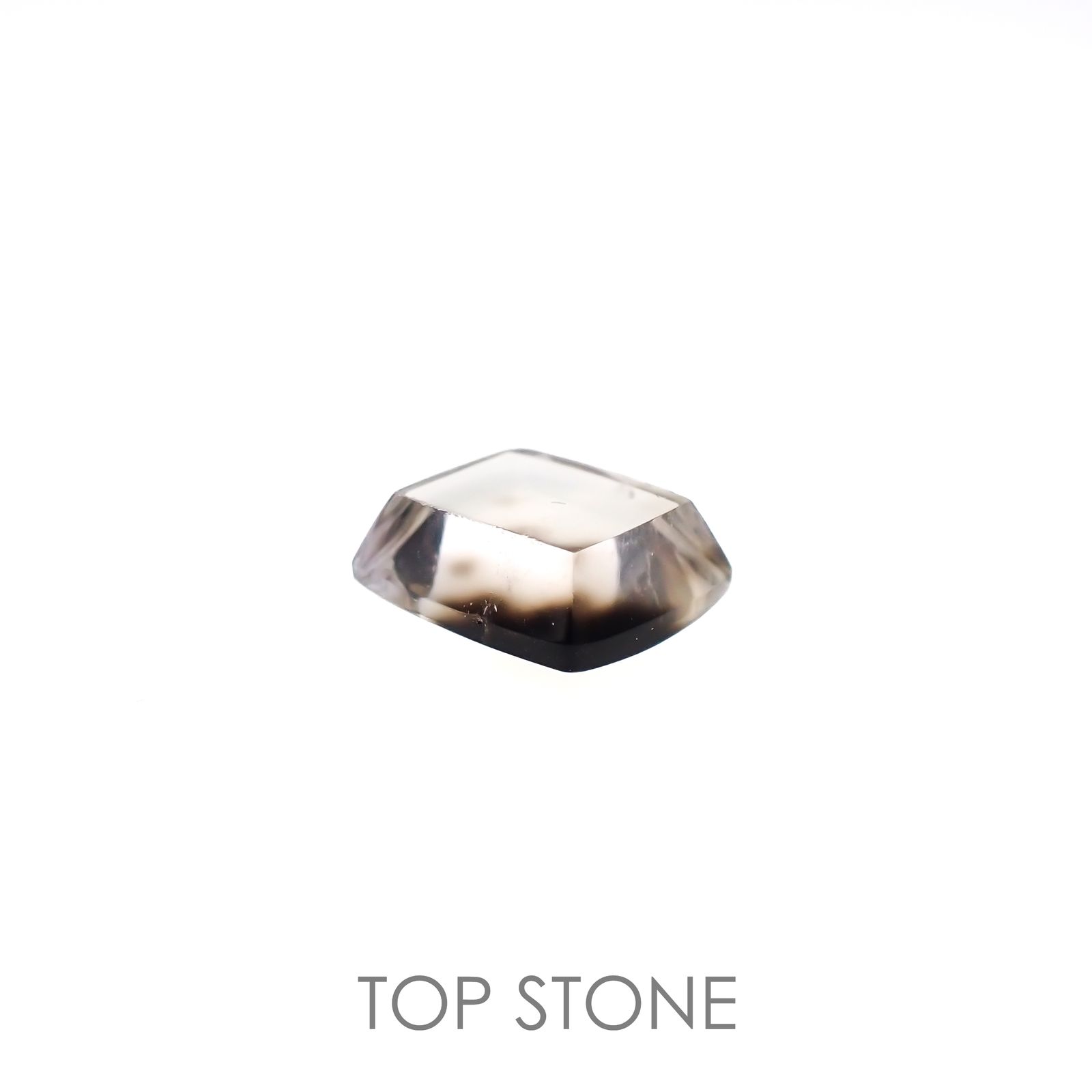 ダルメシアンクォーツ ブラジル産 6.38ct[220616094]12.7x10.5mm前後