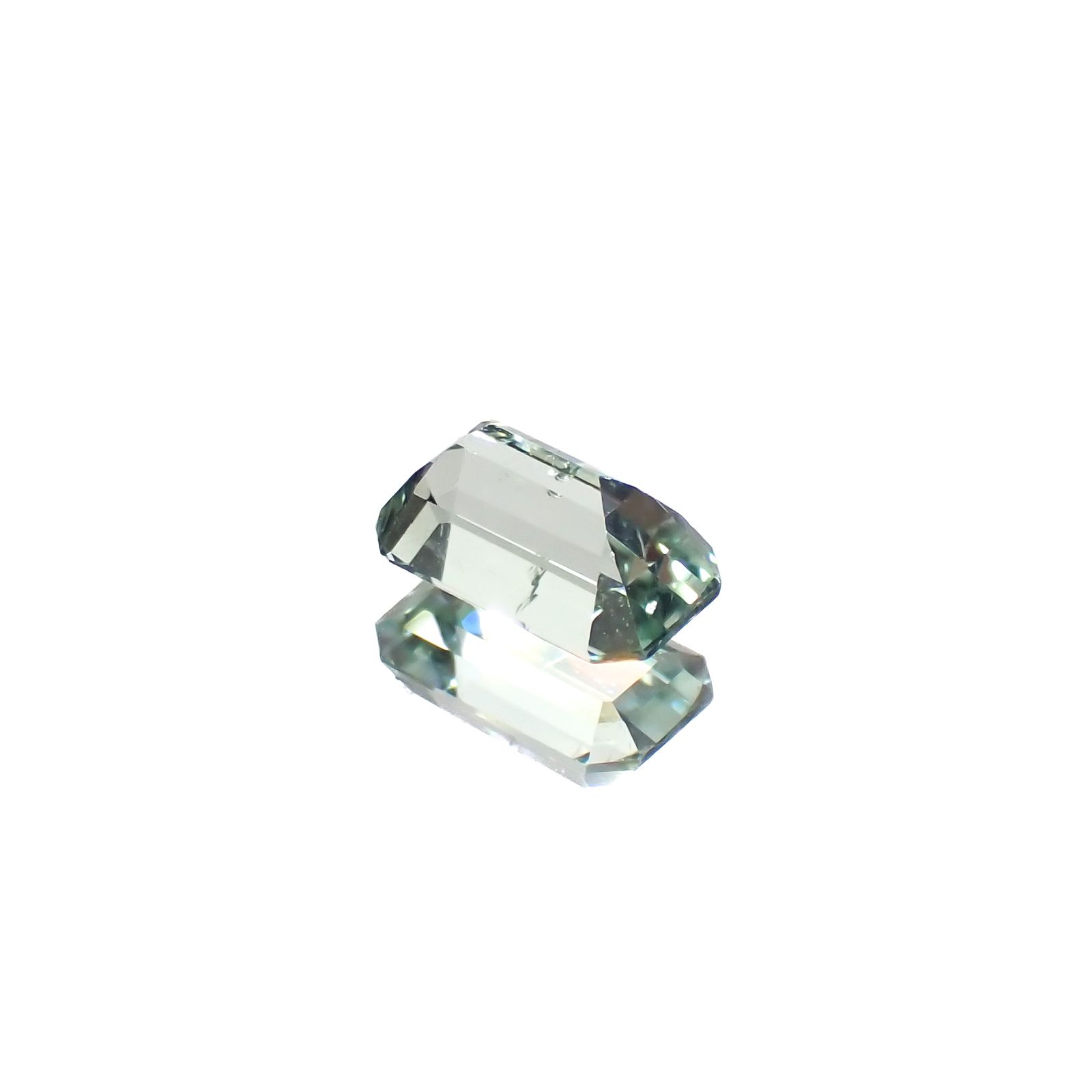 バナジウムコーネルピン(宝石名コーネルピン)タンザニア産 0.59ct 識別済[240326555]6x3.7mm前後