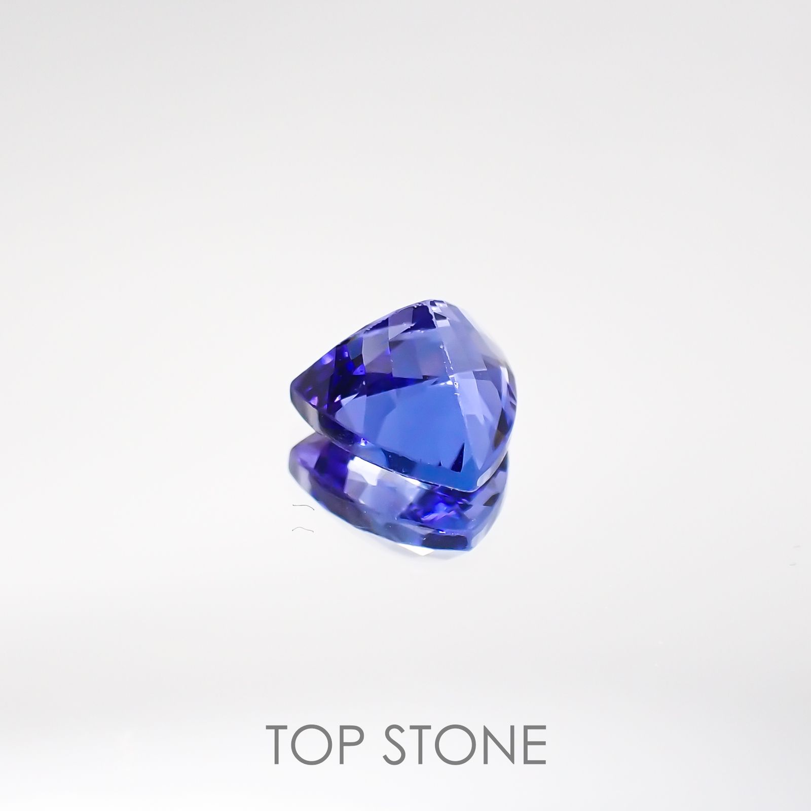 タンザナイト(宝石名タンザナイト) タンザニア産 1.41ct 識別済[210711654]7×7.1mm前後