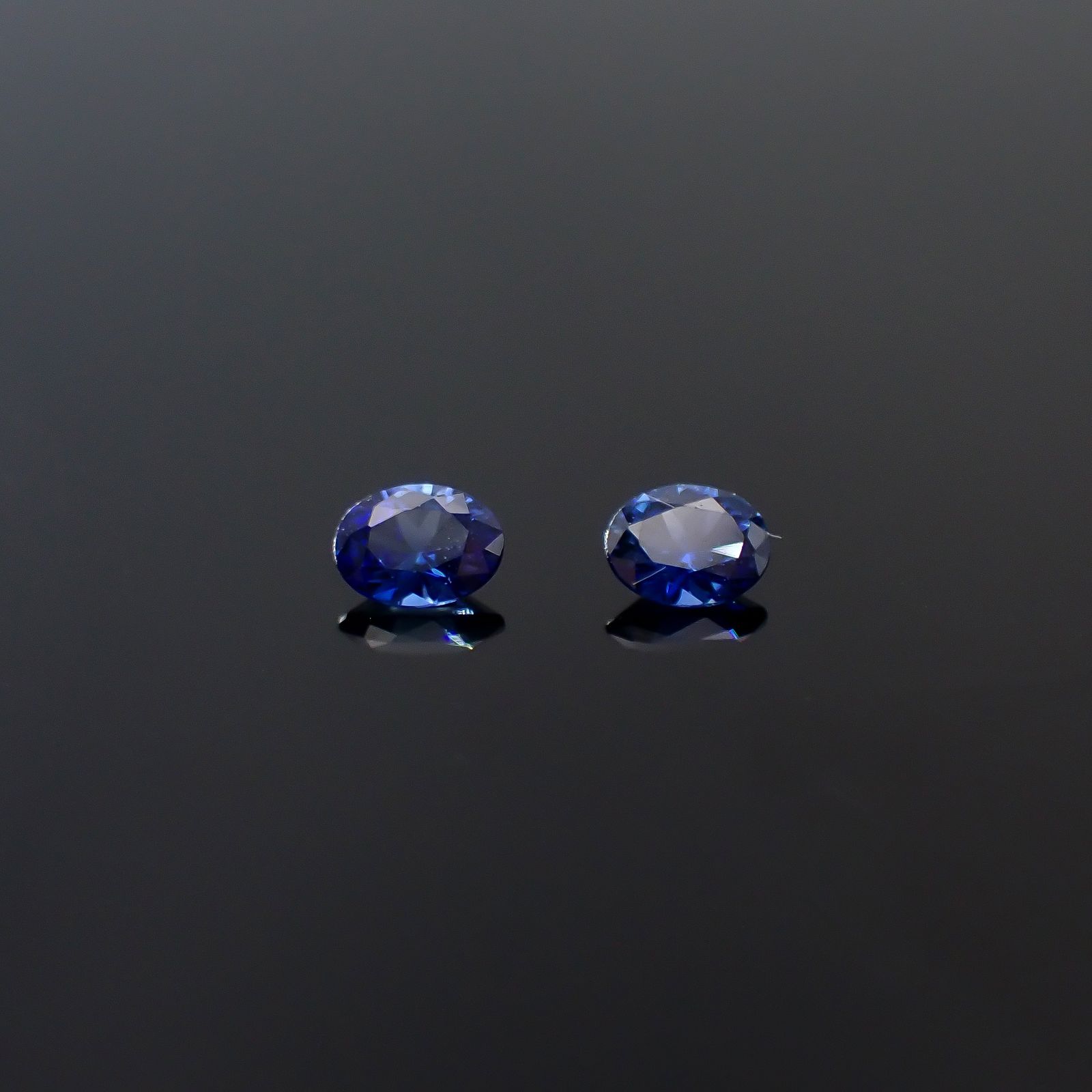 ◇ペアセット◇サファイア スリランカ/マダガスカル産 0.38ct(2pcs合計) [250830993]3.9-4.0x3mm前後