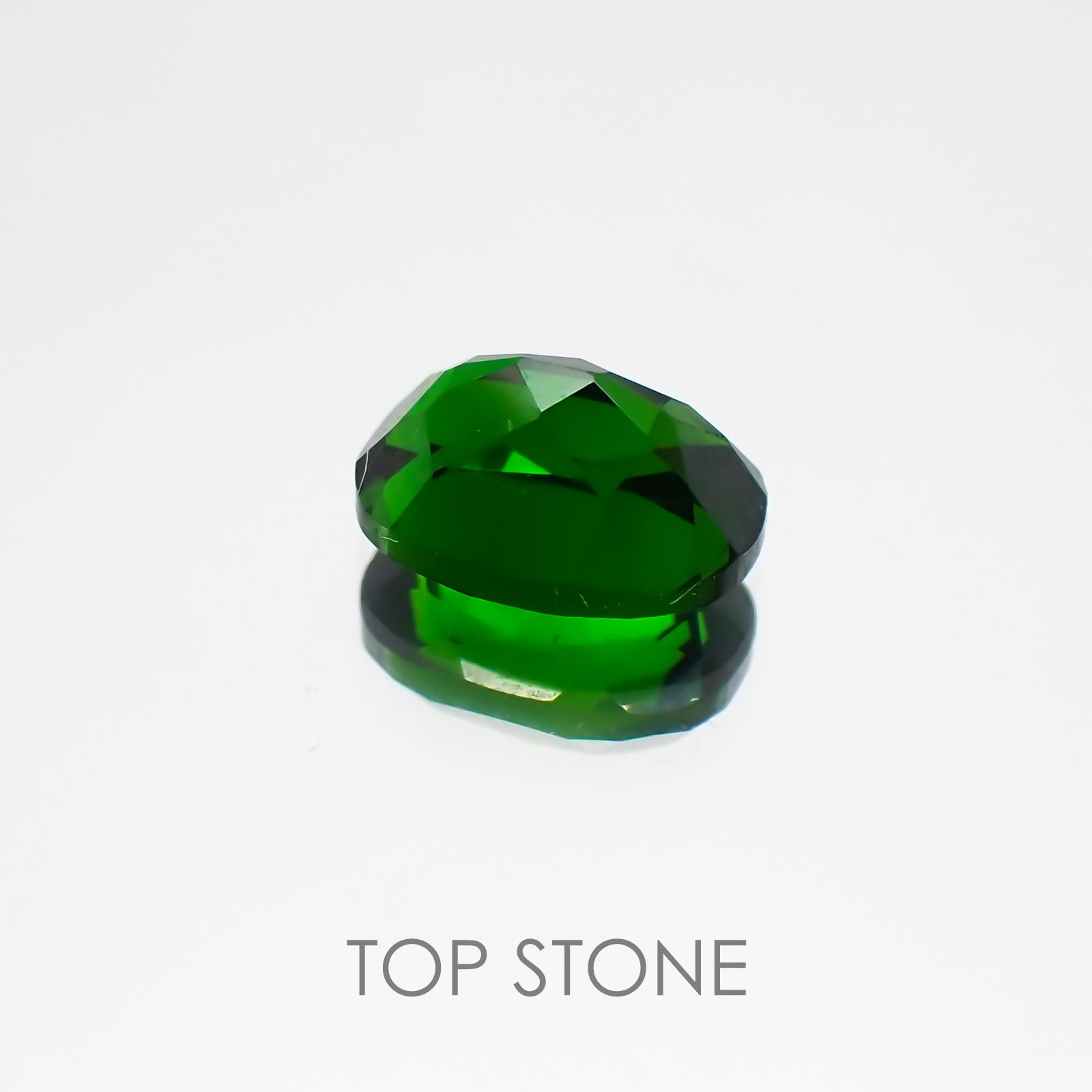 クロムダイオプサイド(宝石名クロム・ダイオプサイド) ロシア産 1.07ct 識別済[20128656]7.2×5.2mm前後