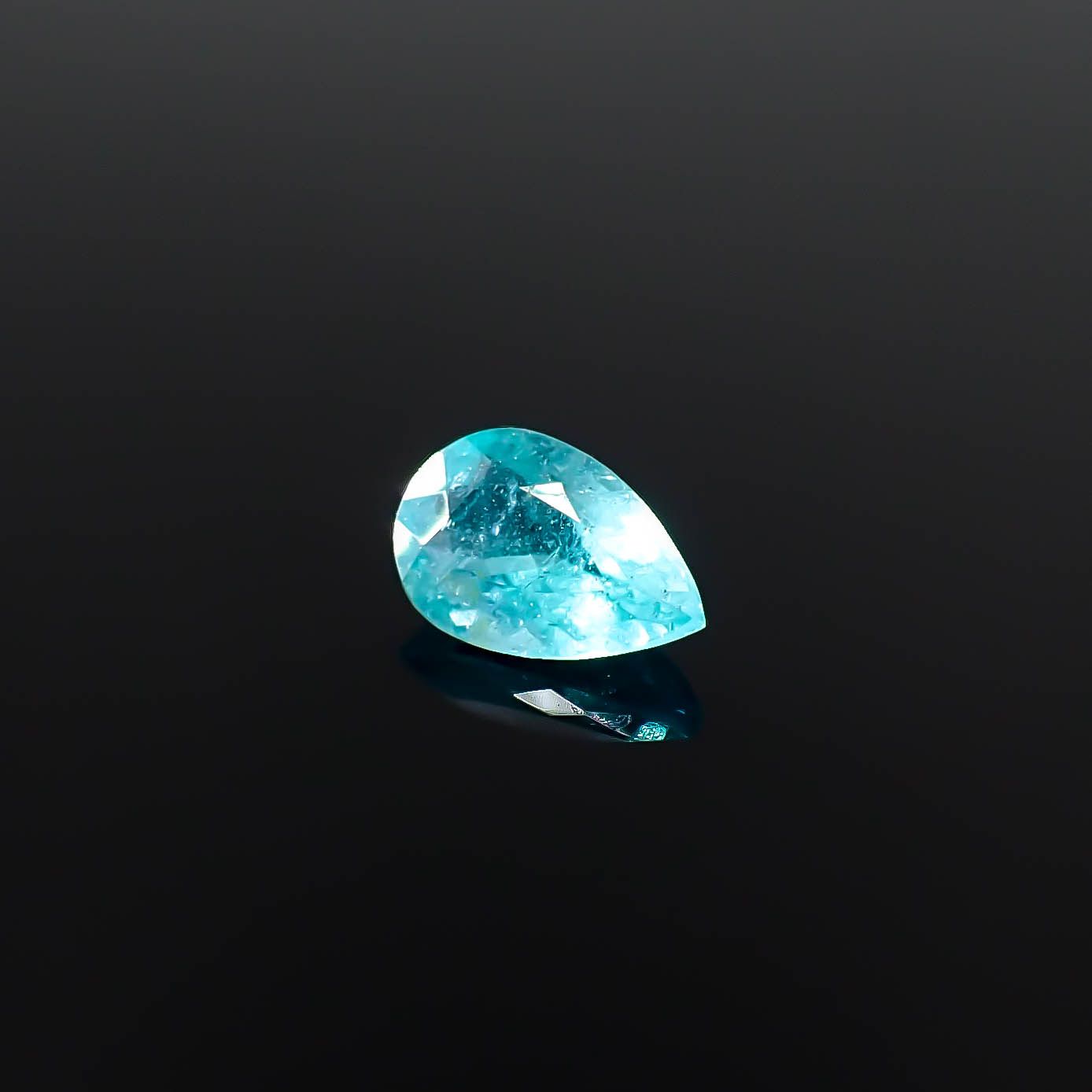 パライバトルマリン ブラジル・パライバ州バターリャ鉱山産 0.36ct [250931068]6.1x3.9mm前後