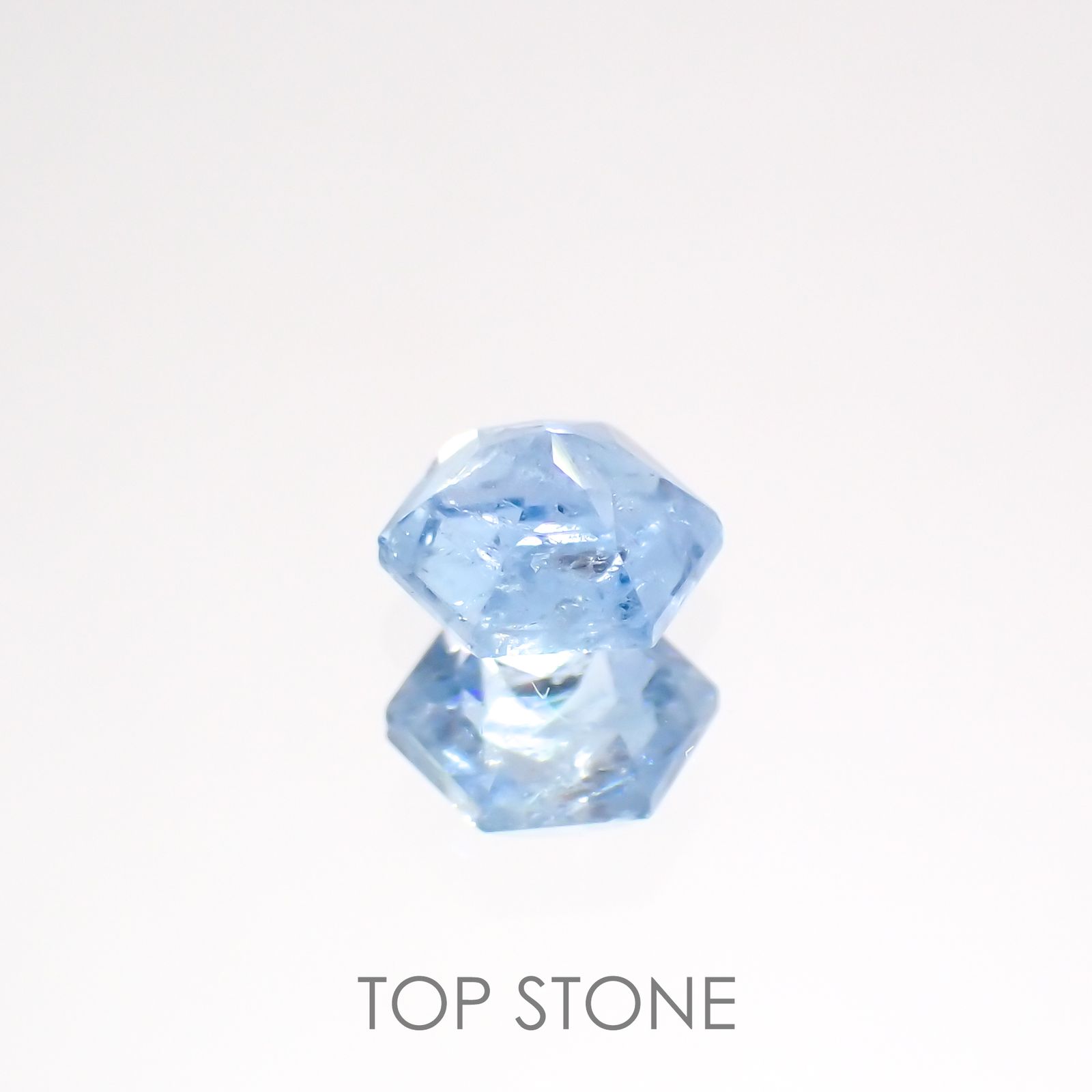 ◇ヘキサゴンカット◇サンタマリアアクアマリン(宝石名アクアマリン)ブラジル産 0.40ct 識別済[220114672]4.4x4.4mm前後