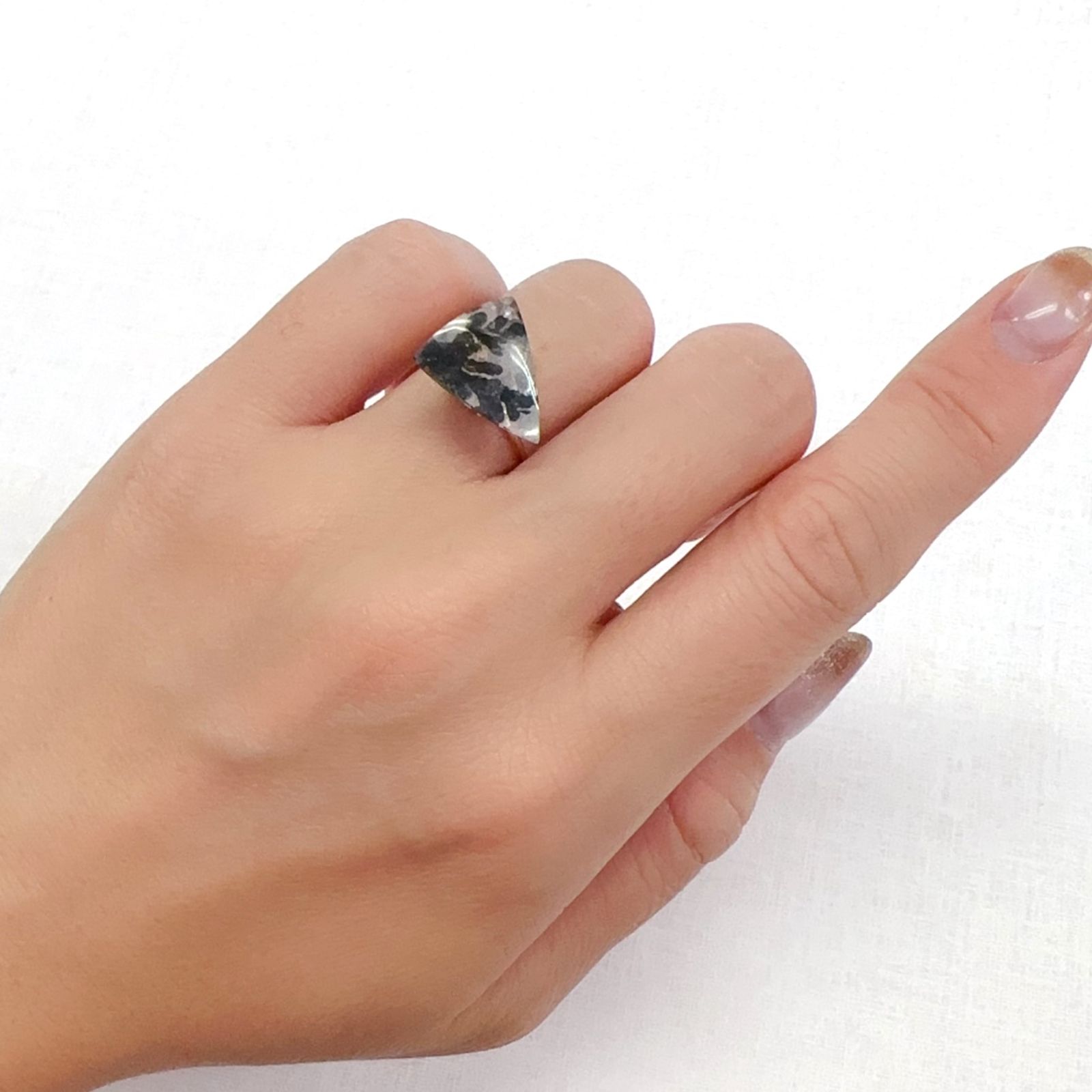 デンドリチッククォーツ ブラジル産 6.22ct[231023711]15.3x12.5mm前後