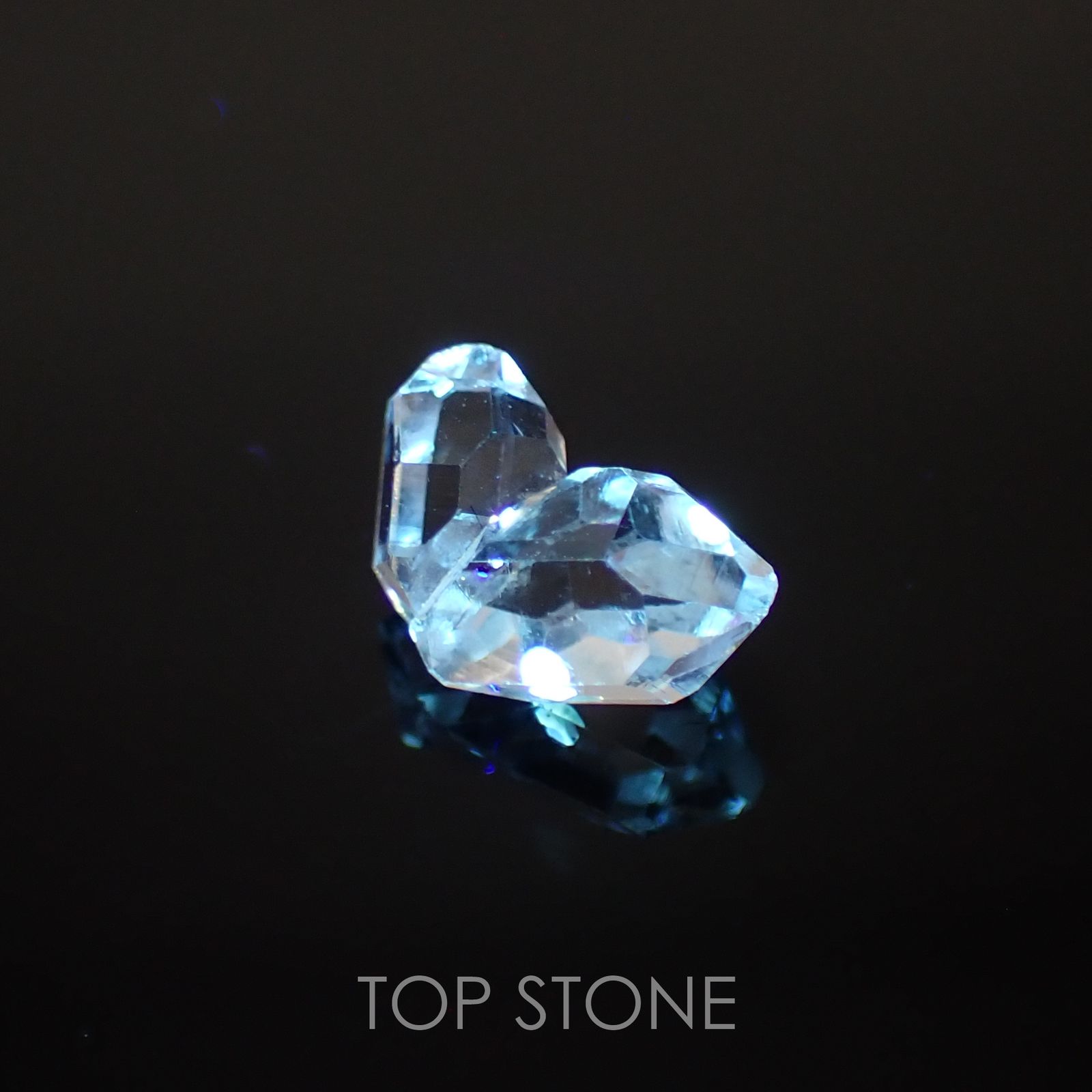 オイルインクォーツ原石 パキスタン産 1.39ct[220115464]8.9x7.3mm前後