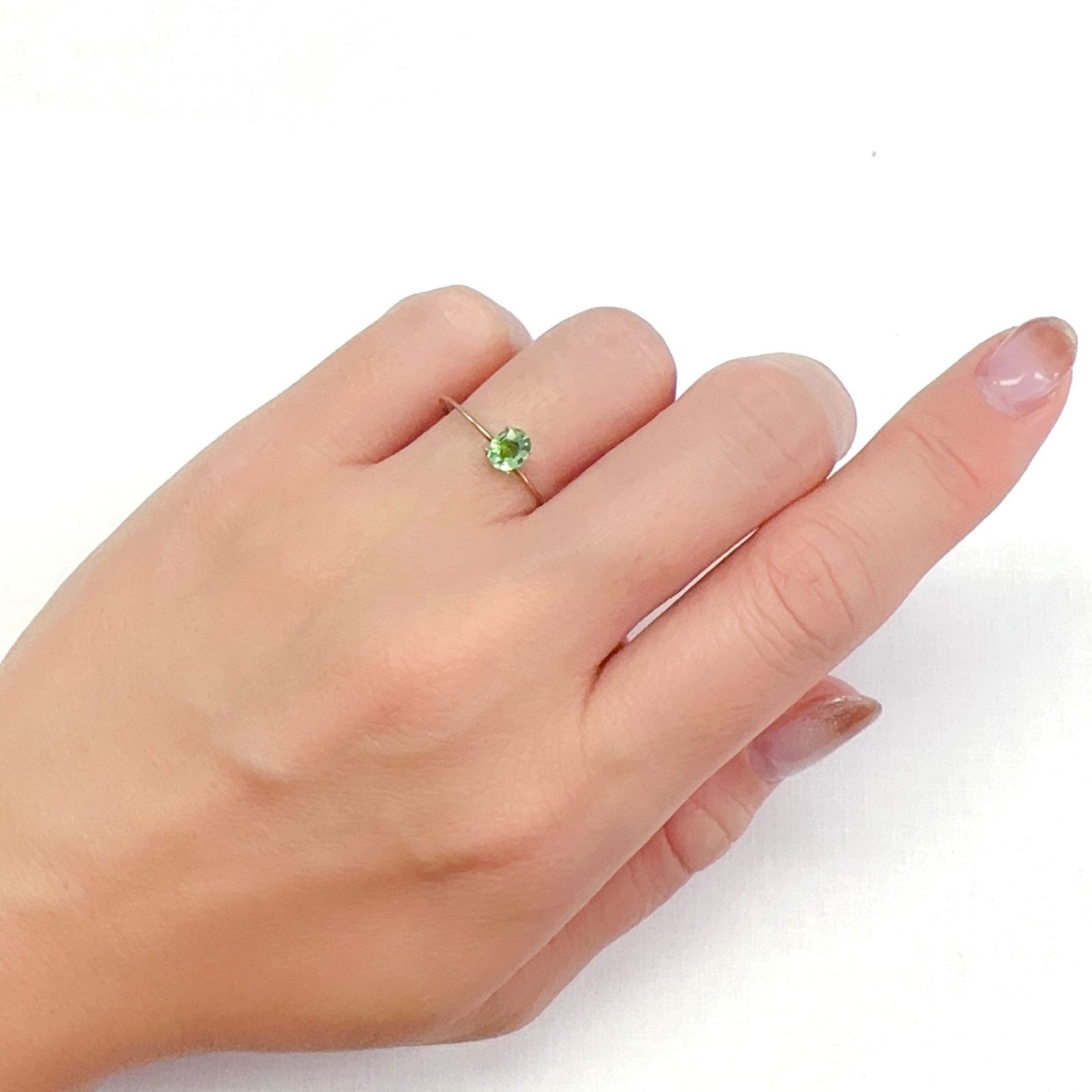 ミントガーネット(宝石名ガーネット)タンザニア産 0.43ct 識別済[230923498]5x4.2mm前後