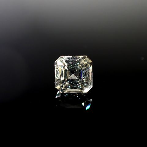 リリーパッドアパタイト フルオレッセンス アフリカ産 2.47ct [241129418]6.9x6.7mm前後