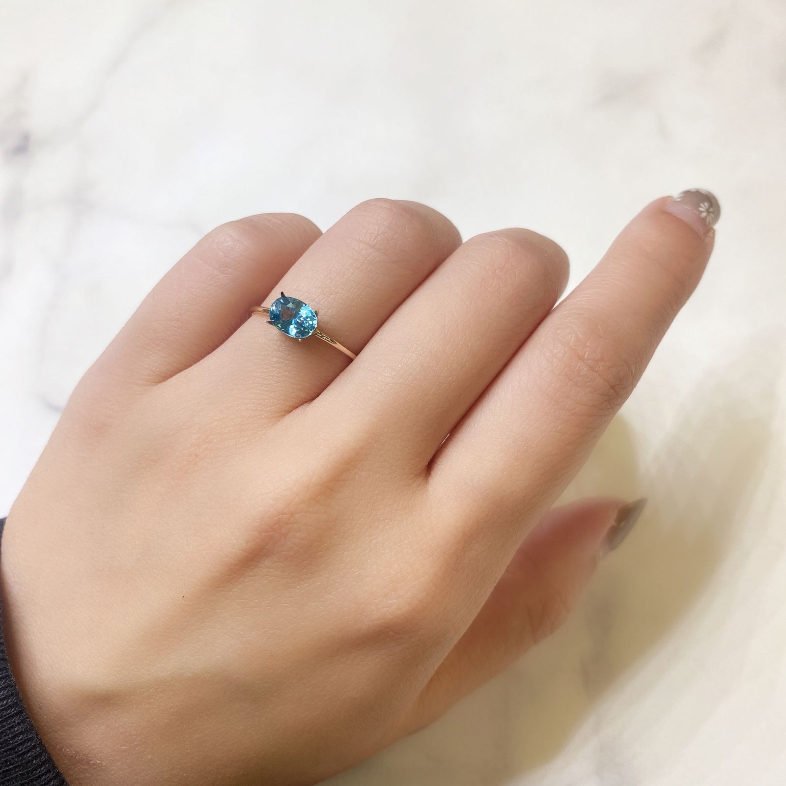 ブルージルコン(宝石名ジルコン) カンボジア産 1.42ct 識別済[251013453]7.1×5.2mm前後