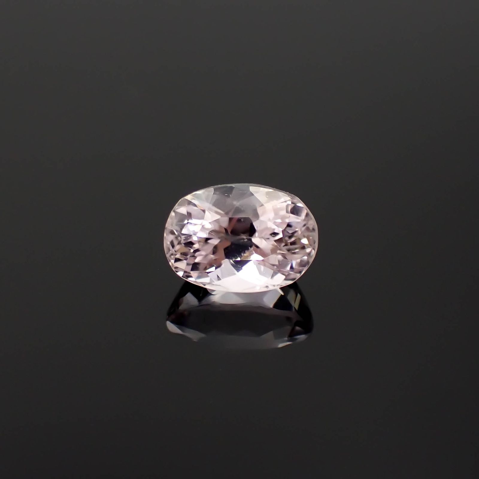 クンツァイト アフガニスタン産 2.41ct [250722932]8.8x6.3mm前後
