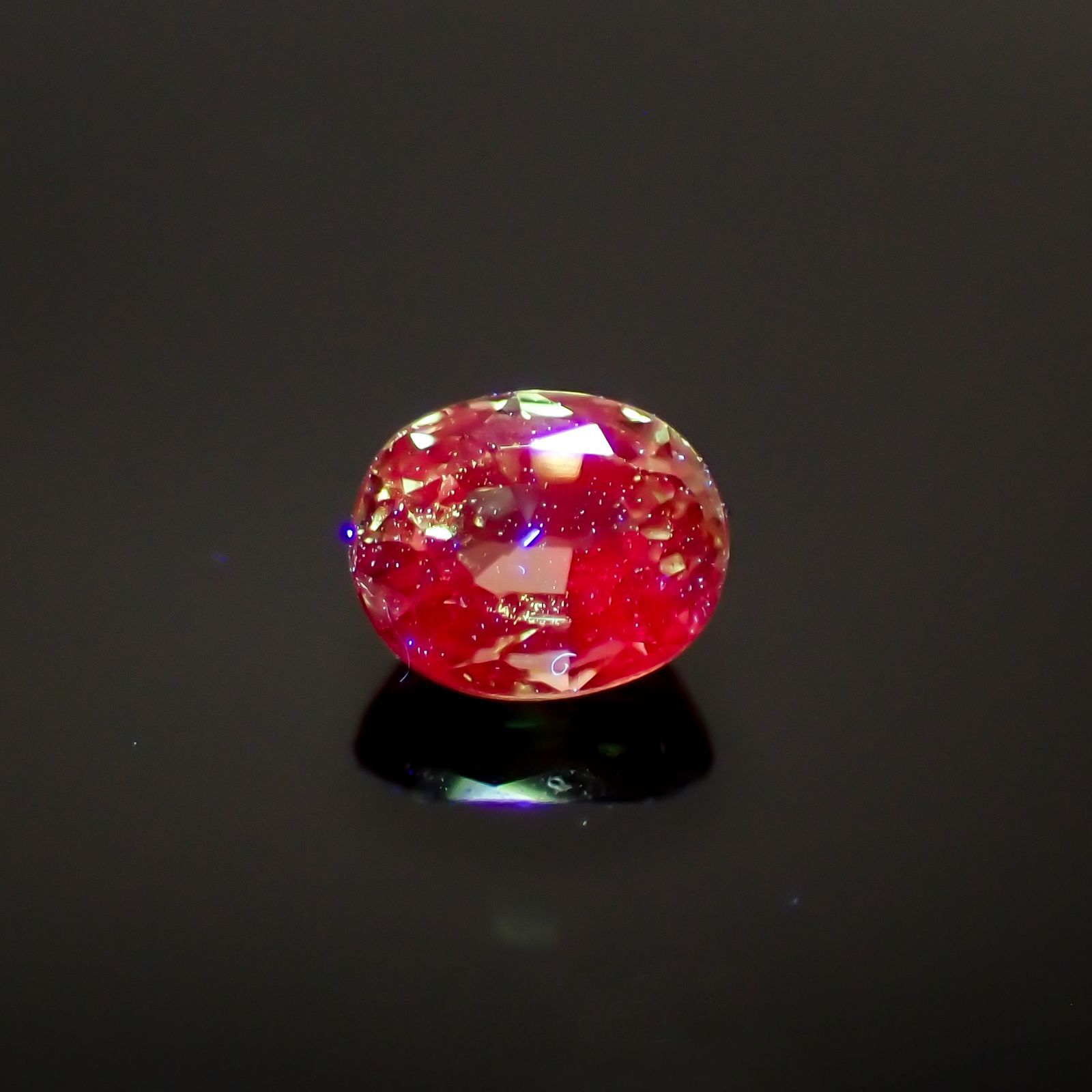 アレキサンドライト(宝石名アレキサンドライト)マダガスカル産 0.29ct 識別済[220114614]3.9x3.2mm前後
