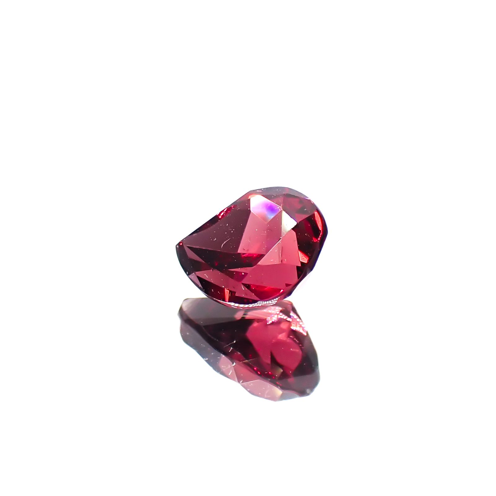 ◇カスタムカット◇パイロープアルマンディンガーネット モザンビーク産 0.83ct[240928956]6.2x4.9mm前後