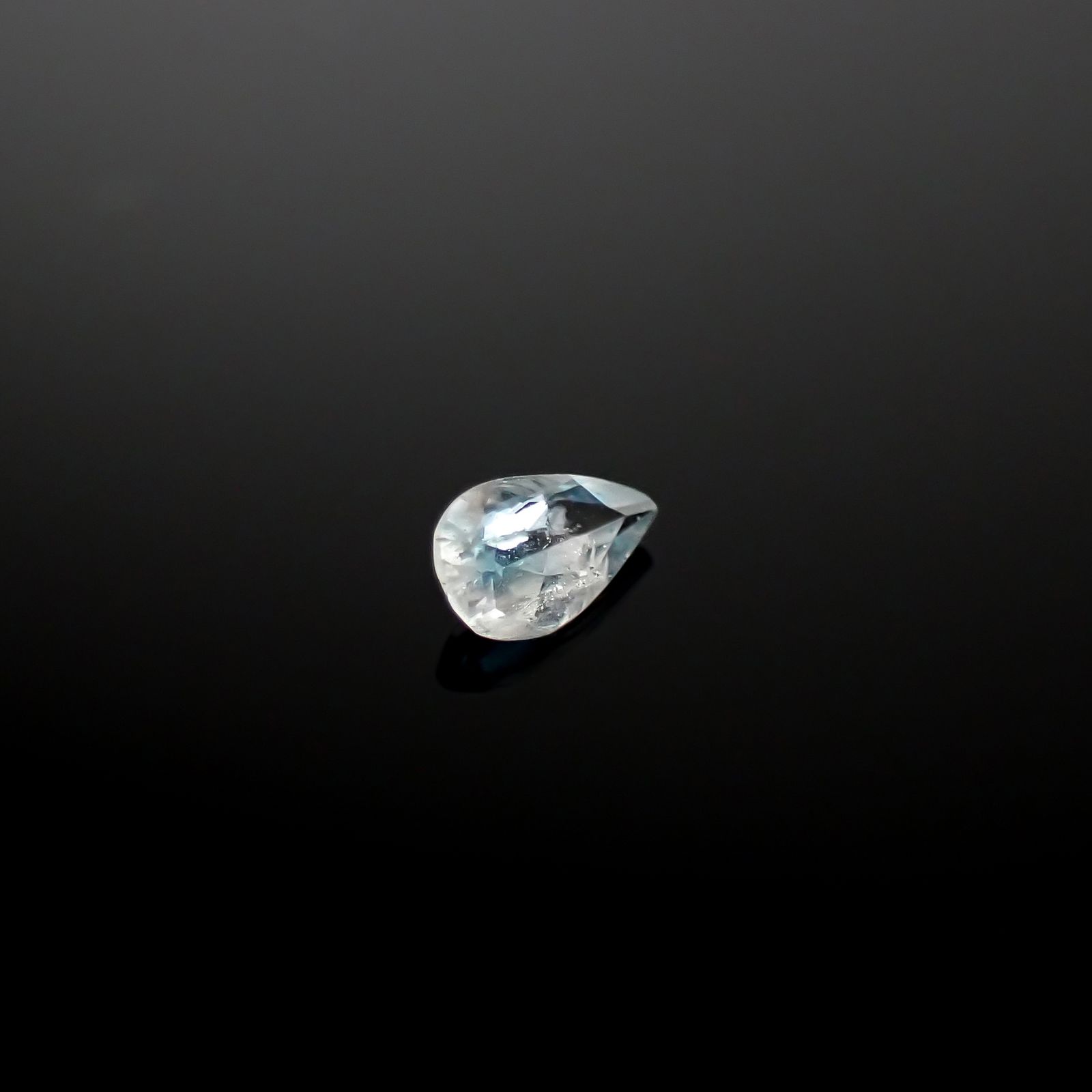 ユークレース(宝石名ユークレース)ジンバブエ産 0.069ct 識別済[241029227]3.7x2.3mm前後