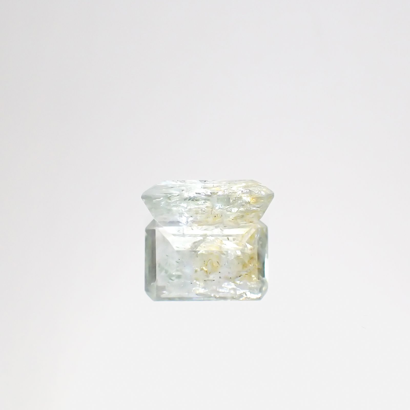 オーロラアクアマリン ブラジル産 2.59ct[231224678]10.3x7mm前後