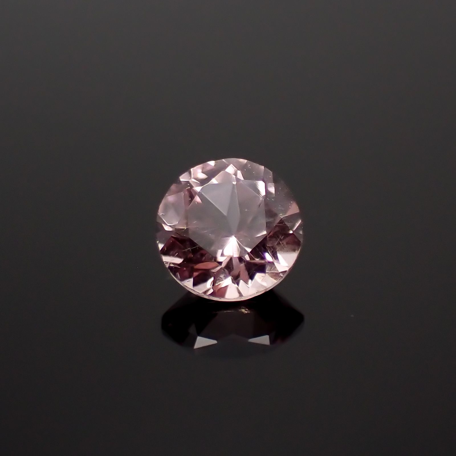 ドラゴンガーネット タンザニア産 0.47ct[230421428]4.5x4.5mm前後