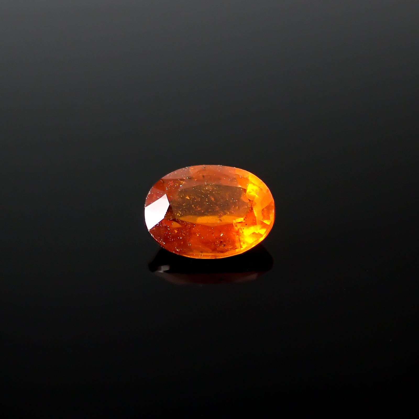 オレンジカイヤナイト ネパール産 1.36ct[240326703]7.7x5.7mm前後