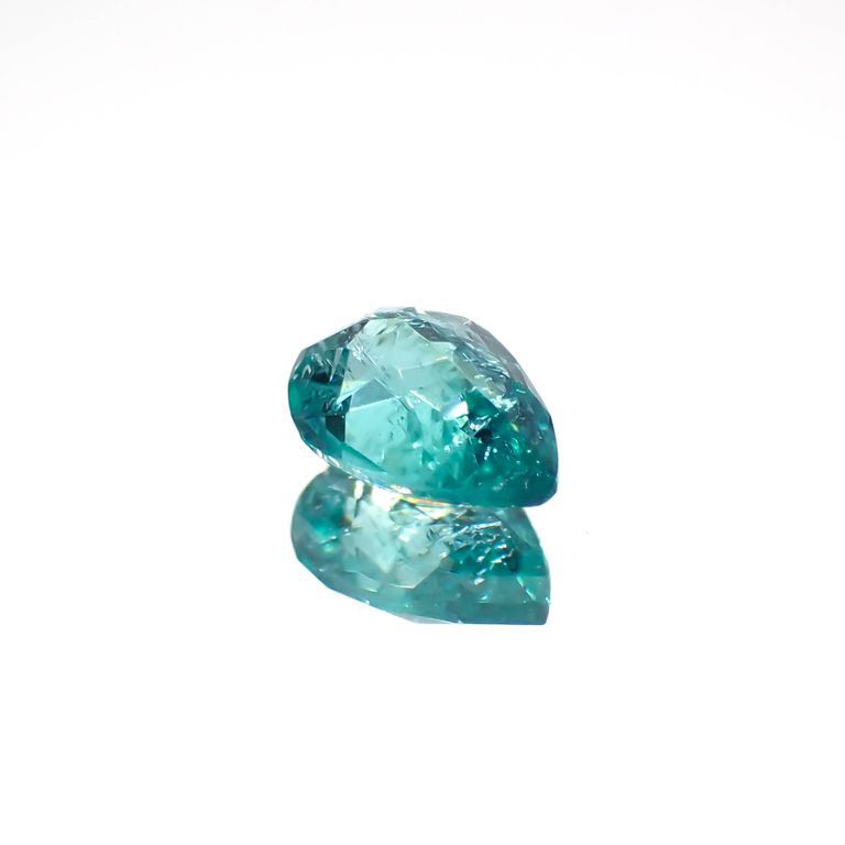パライバトルマリン(宝石名トルマリン/別名パライバ・トルマリン)ブラジル・キントス鉱山産 0.33ct 識別済[221018754]5.3x4mm前後