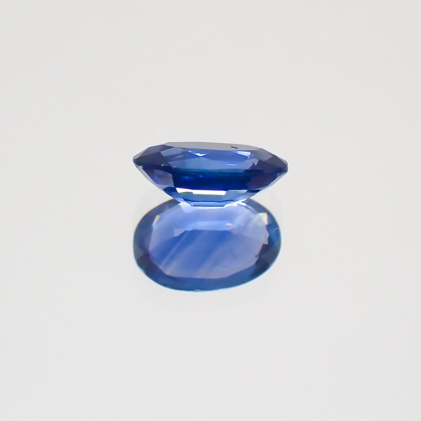 サファイア(宝石名サファイア) マダガスカル/スリランカ産 0.52ct 識別済[21038716]6×4mm前後