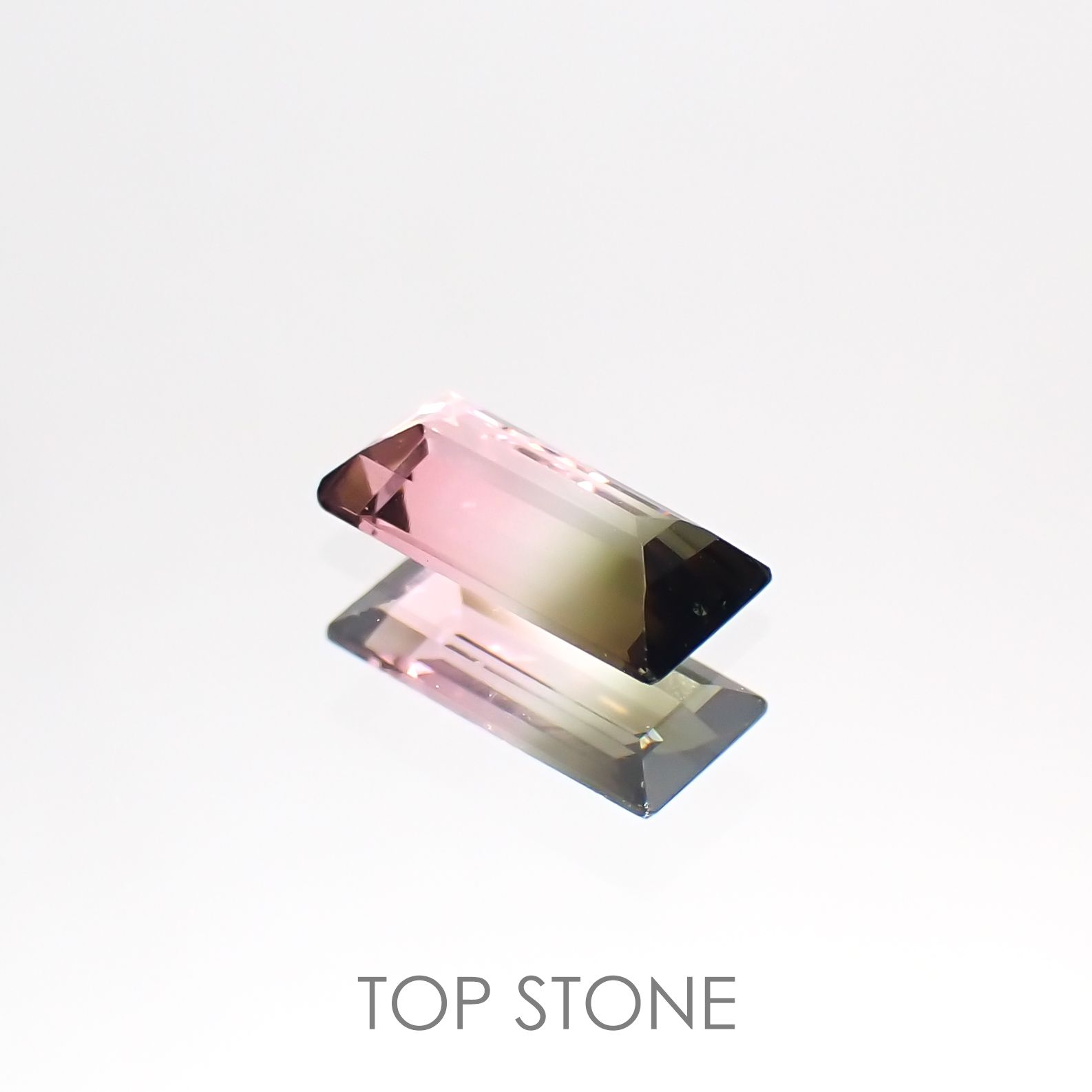 トリカラートルマリン(宝石名トリカラー・トルマリン) ブラジル産 0.43ct 識別済[211013626]7.1×3.2mm前後