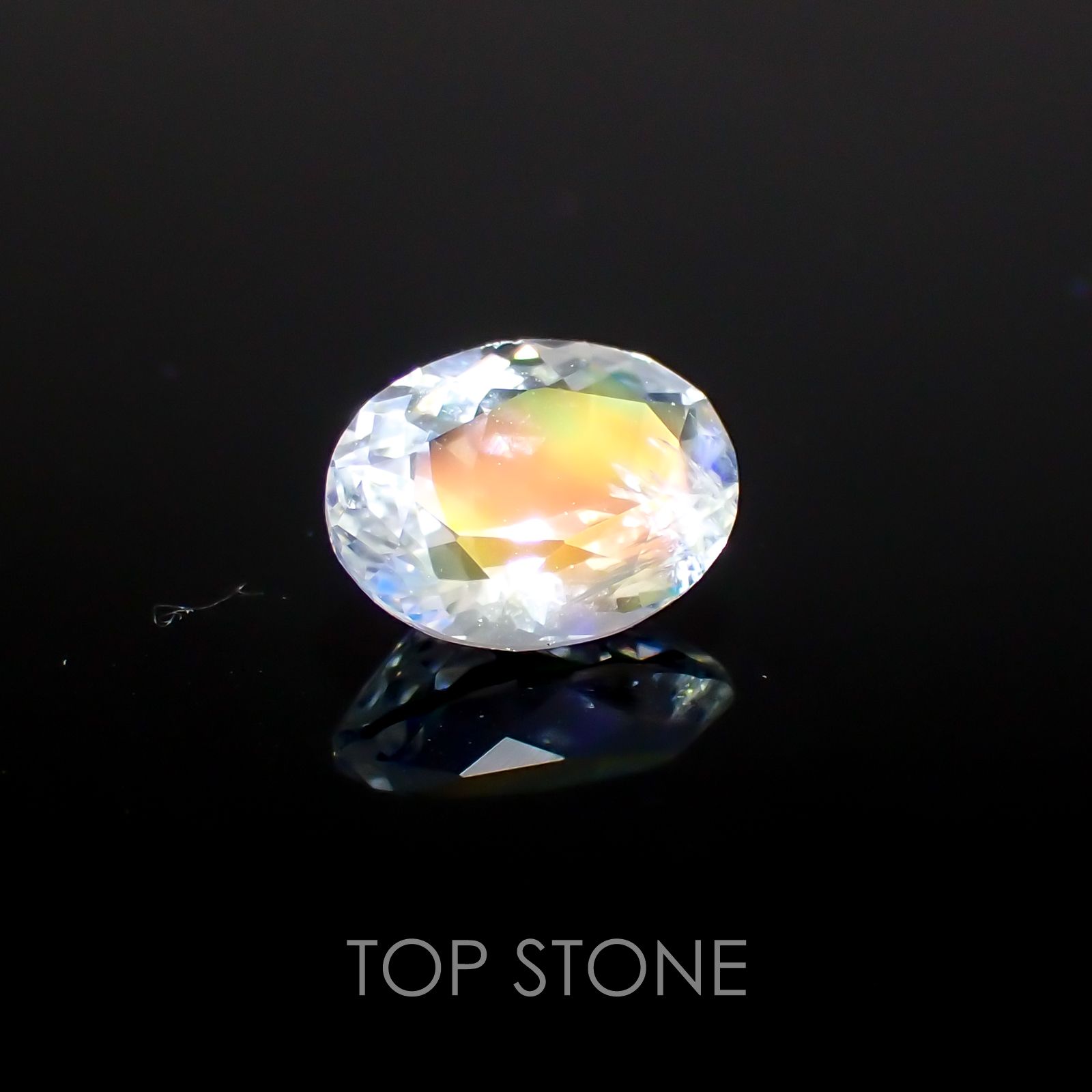 レインボームーンストーン(アンデシンラブラドライト) マダガスカル産 ルース 0.84ct[210410561]7.3×5.7mm前後
