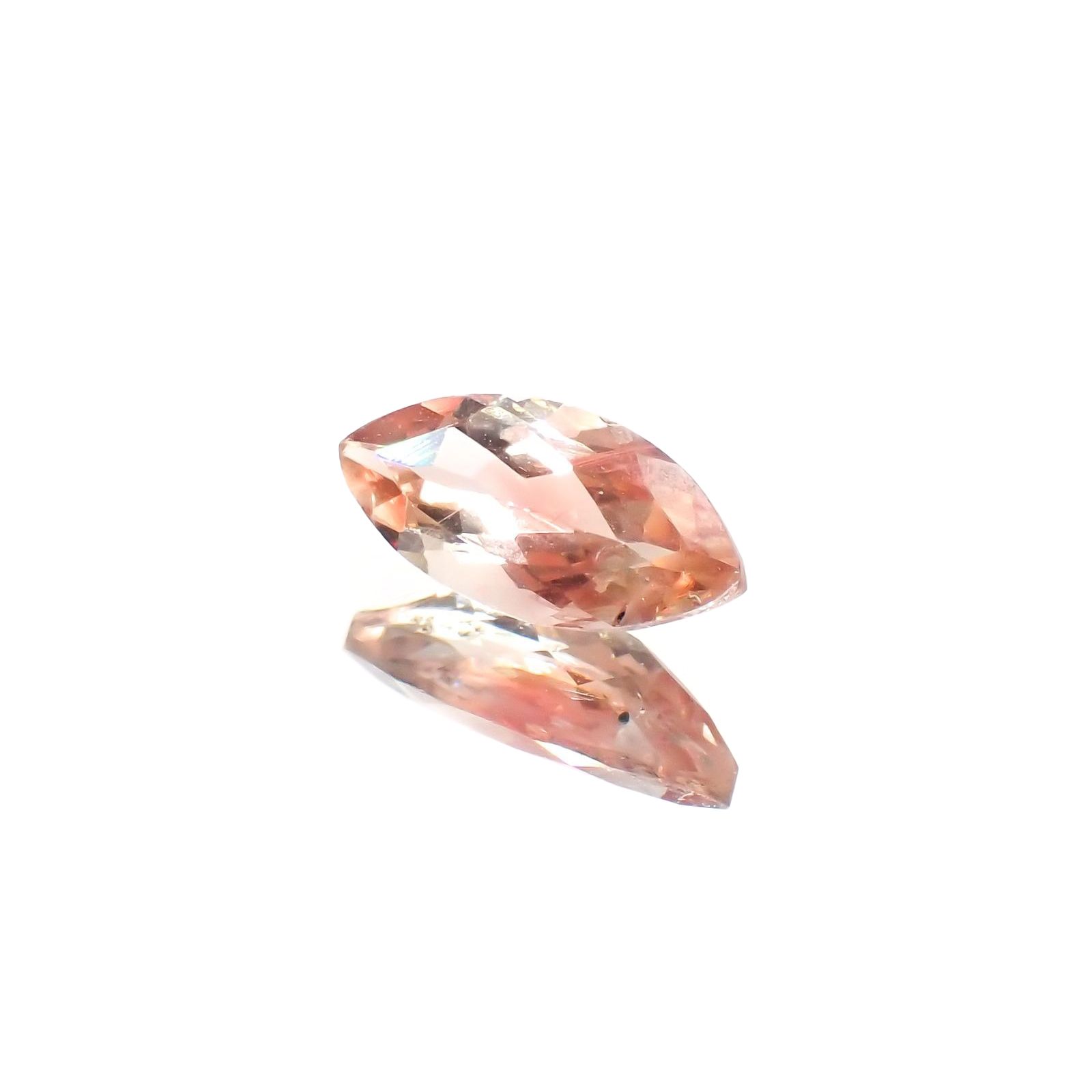 バイカラーアンデシン(宝石名アンデシン)チベット産 識別済 0.66ct / 9.1x4.4mm前後 [220115271]