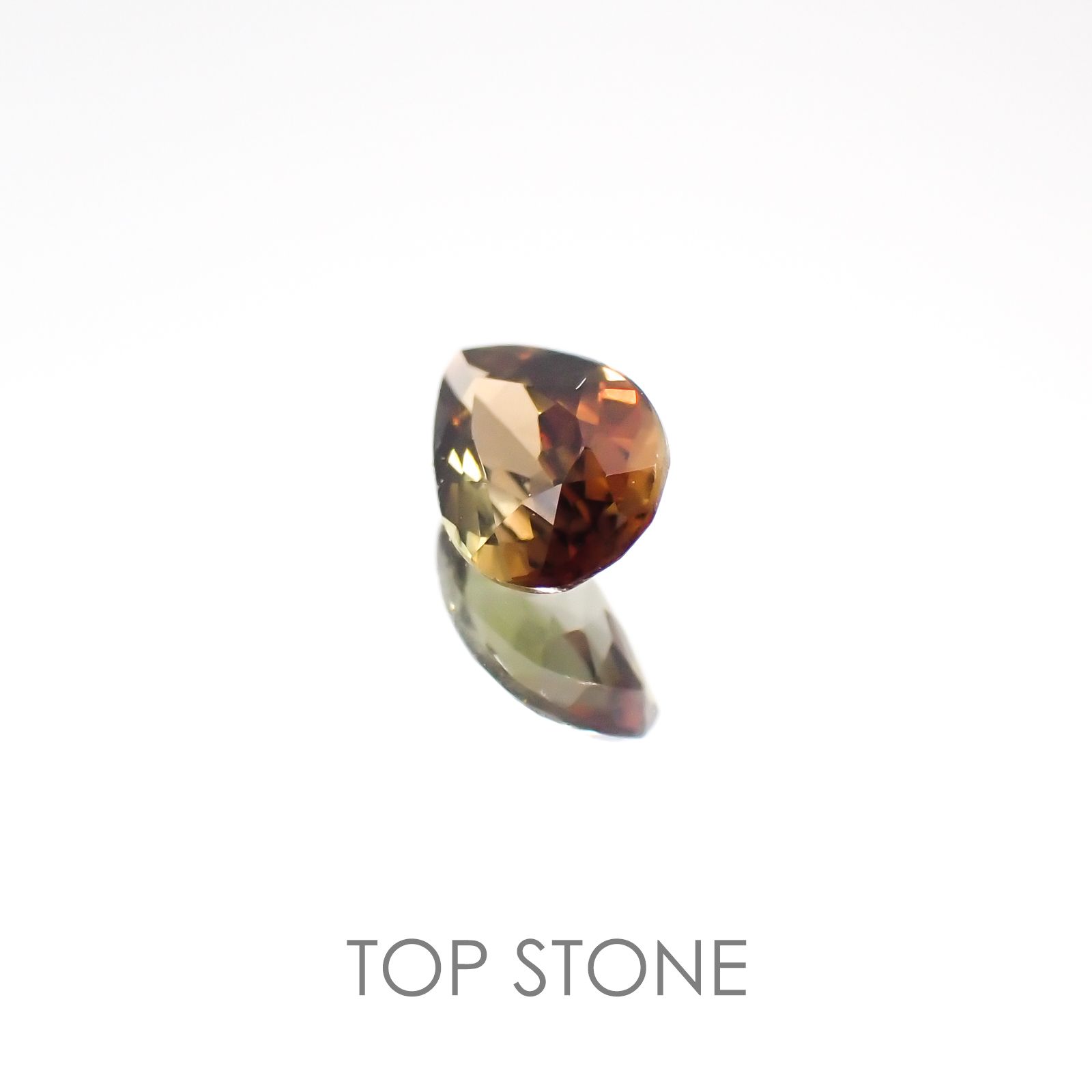 バイカラーアンダリュサイト スリランカ産 ルース 0.36ct[20117467]6.2×3.9mm前後
