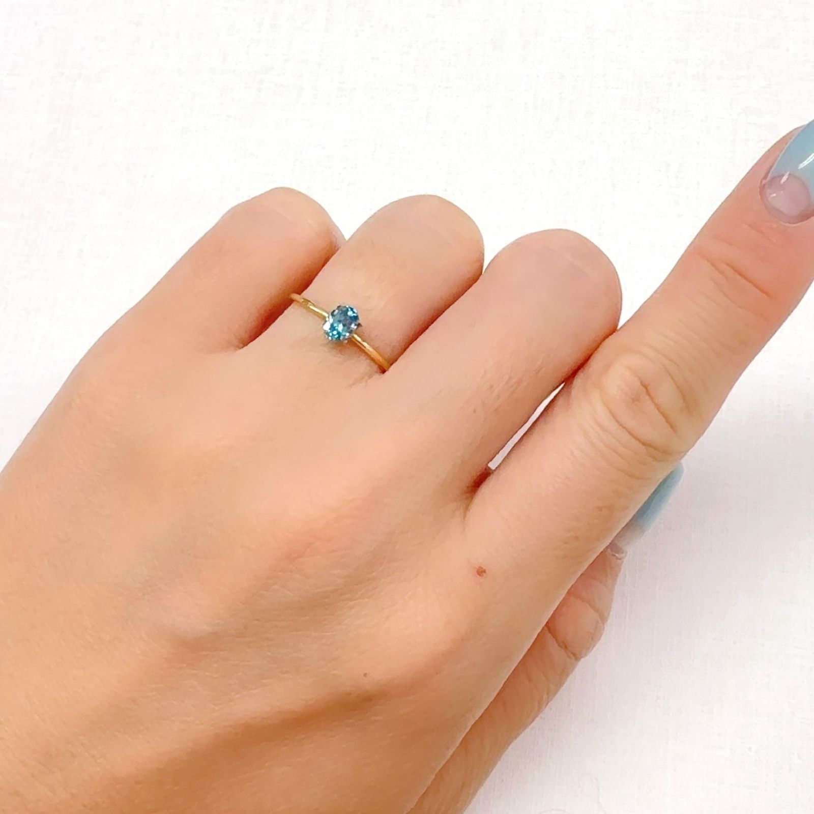 ブルージルコン カンボジア産 0.53ct[240728509]5x3.8mm前後