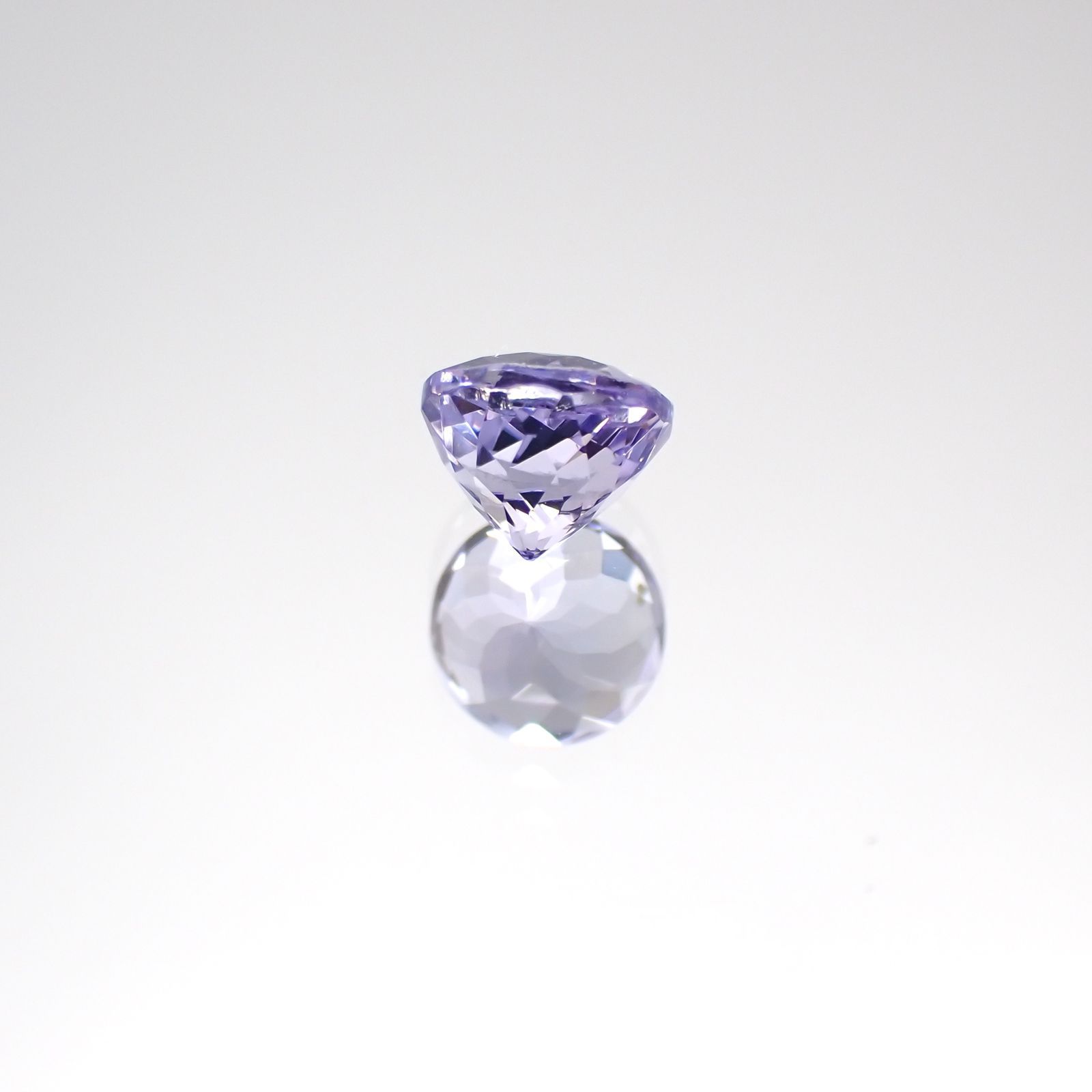 ラベンダーゾイサイト(宝石名ゾイサイト)タンザニア産 0.61ct 識別済[230622413]4.9x4.9mm前後