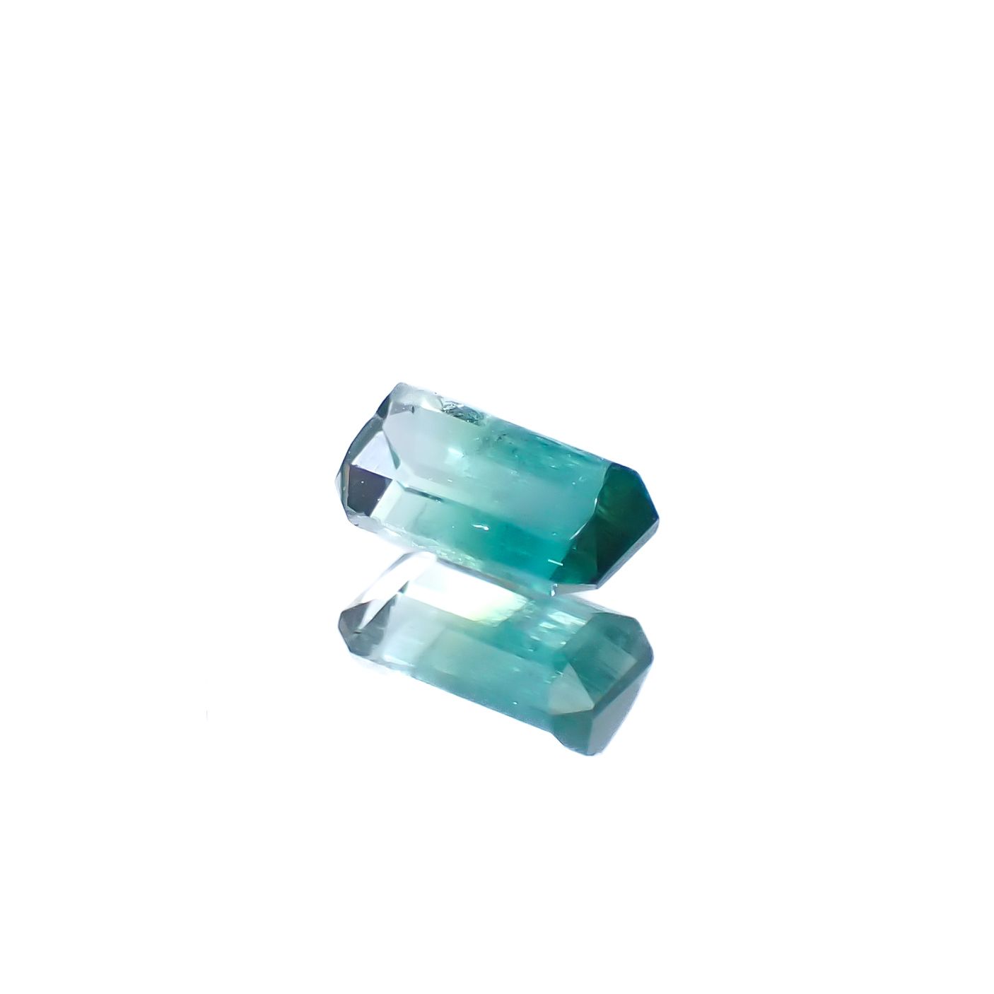 バイカラートルマリン アフガニスタン産 0.64ct [250329964]6.2x3.8mm前後
