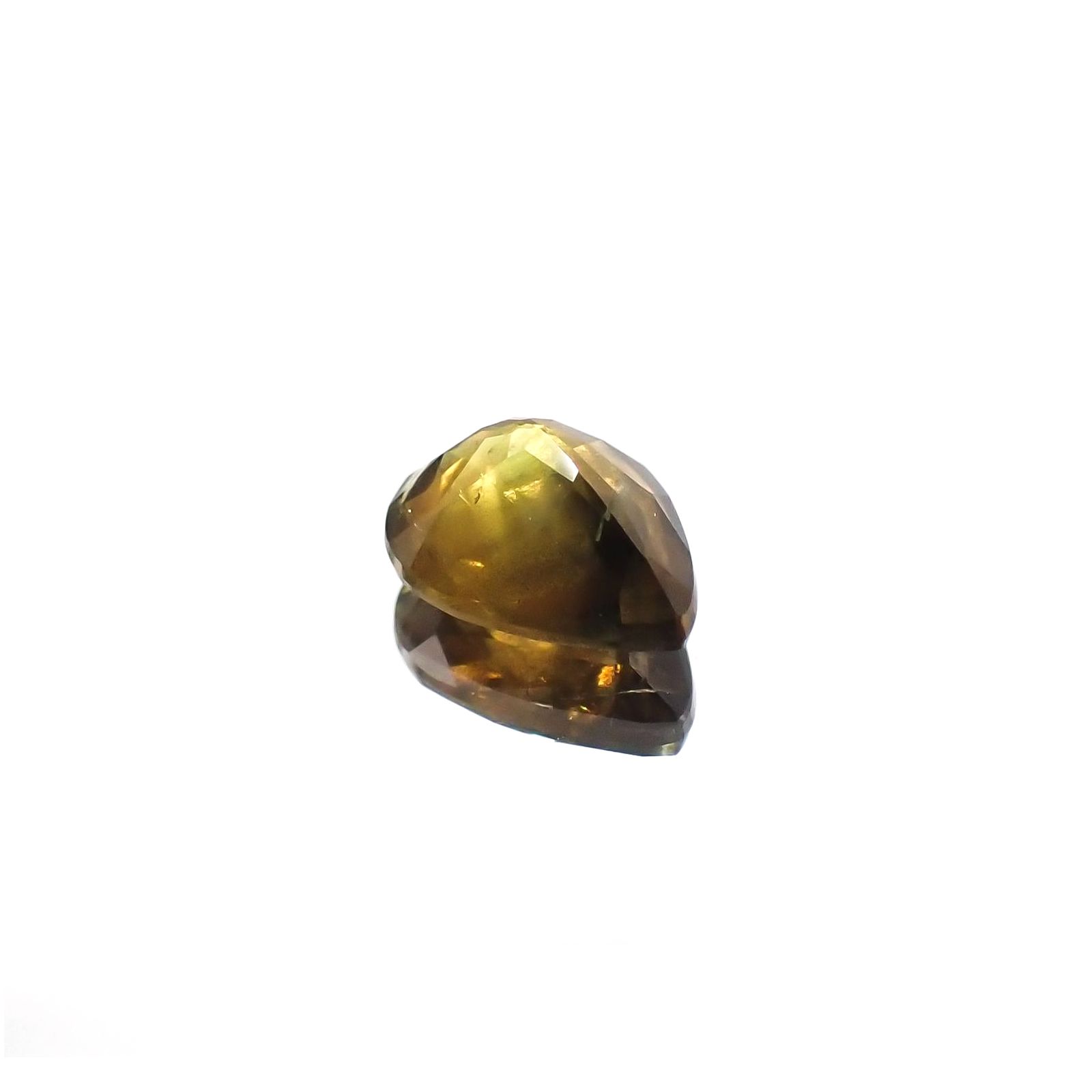 ゴールドシーンサファイア非加熱(宝石名シーン・サファイア) ケニア産 0.91ct 識別済[250711631]7.1×5.4mm前後