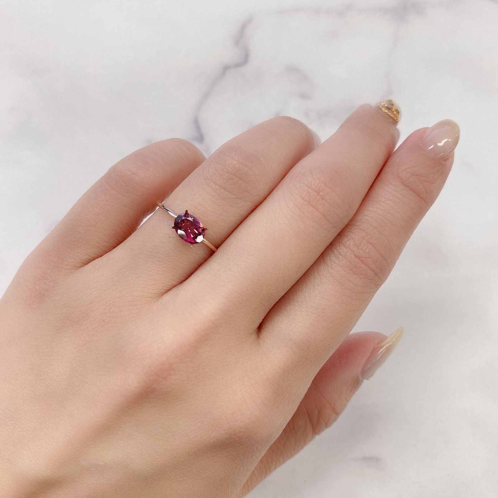 ロードライトガーネット(宝石名ロードライト・ガーネット)ブラジル産 0.83ct 識別済[211113685]7.1x5.1mm前後