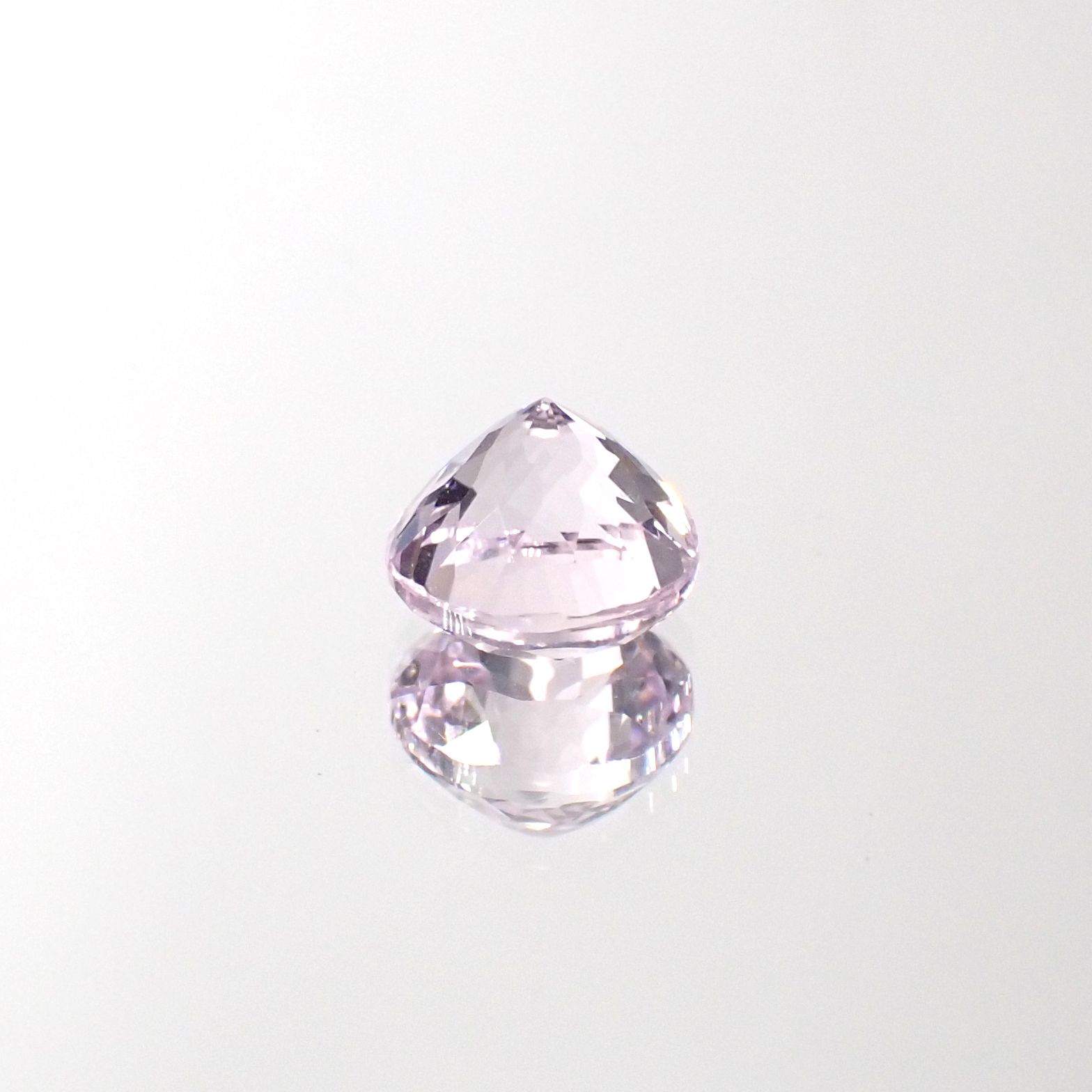 クンツァイト アフガニスタン産 1.11ct[231224772]6.1x6.1mm前後
