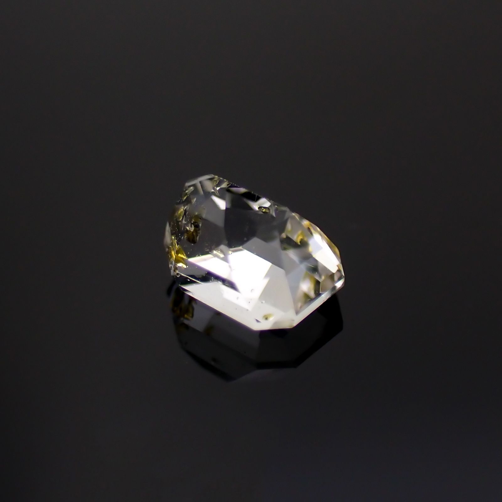 ◇カスタムカット◇オイルインクォーツ パキスタン産 0.37ct [240218540]4.8x3.6mm前後