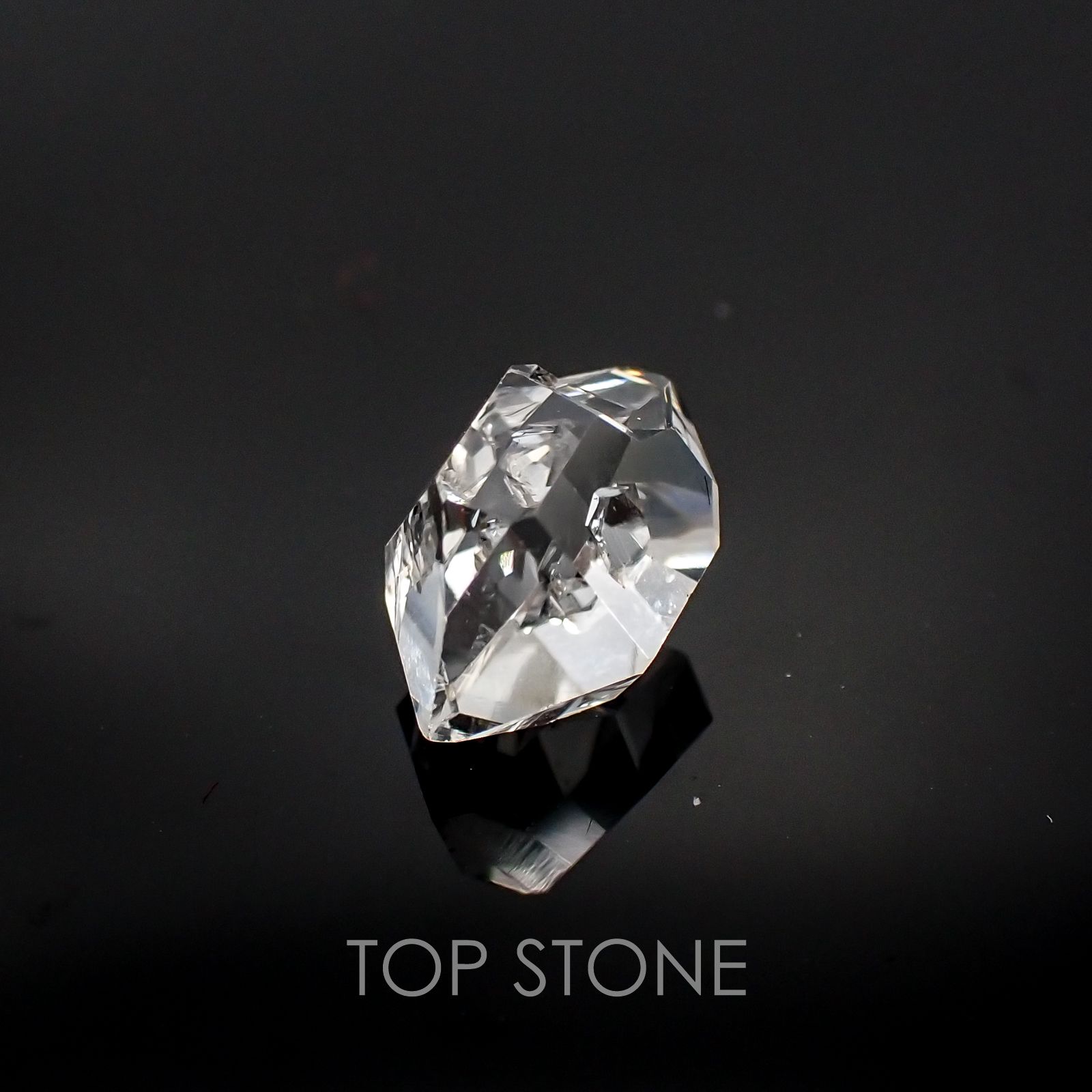 ハーキマーダイヤモンド(宝石名クォーツ) アメリカ・ニューヨーク州産 原石・結晶 1.99ct 識別済[20127561]9.8×7mm前後