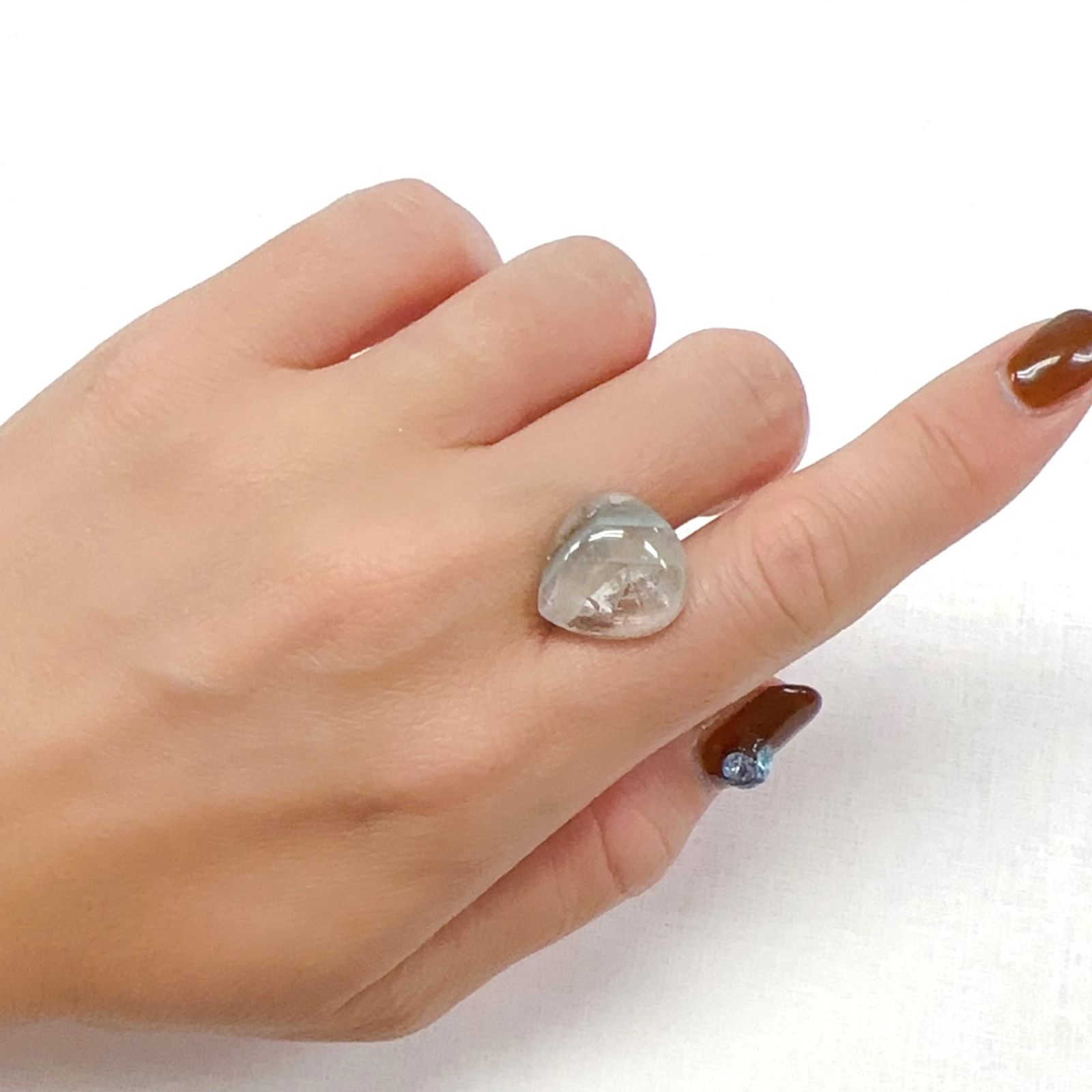 パライバクォーツ(宝石名ギラライト イン クォーツ)ブラジル産 11.79ct 識別済[231023955]16.4x15.6mm前後
