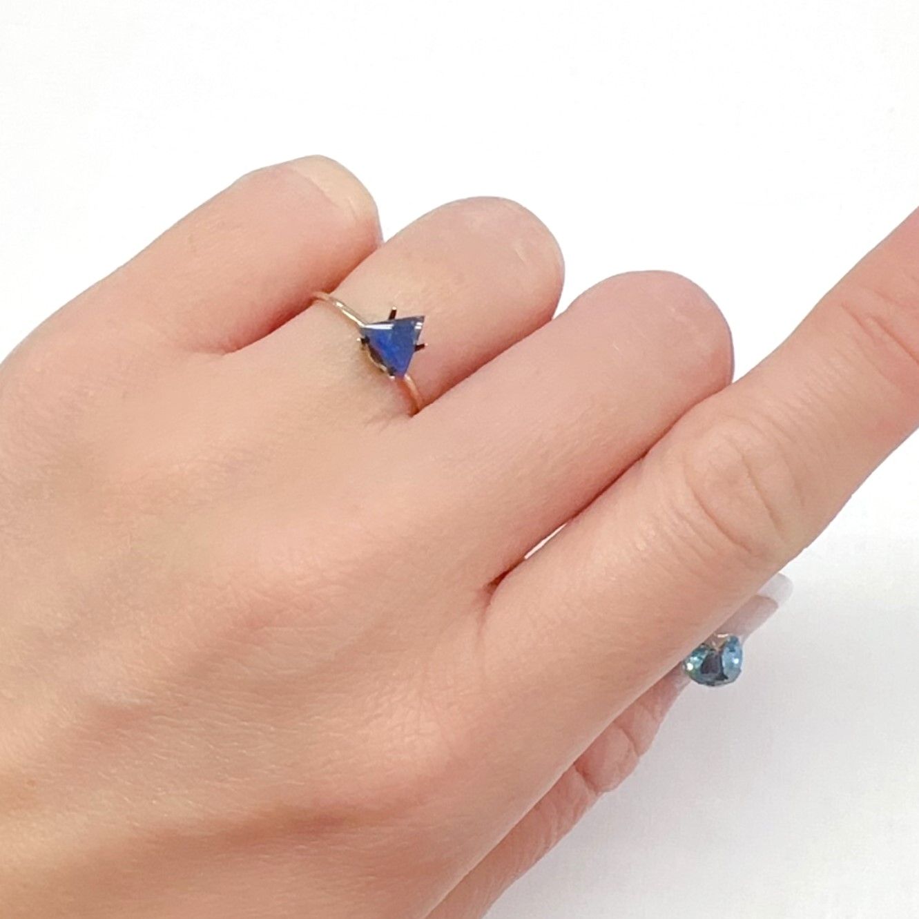 ブラックオパール オーストラリア産 0.45ct[240326645]6.1x6.7mm前後