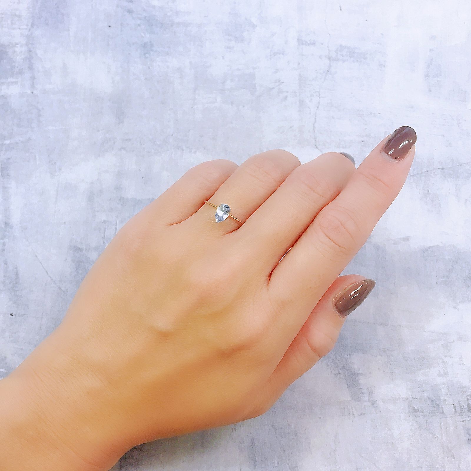 ◇カスタムカット◇アイスブルーサファイア(宝石名サファイア)スリランカ/マダガスカル産 0.91ct 識別済[220918077]7x4.8mm前後