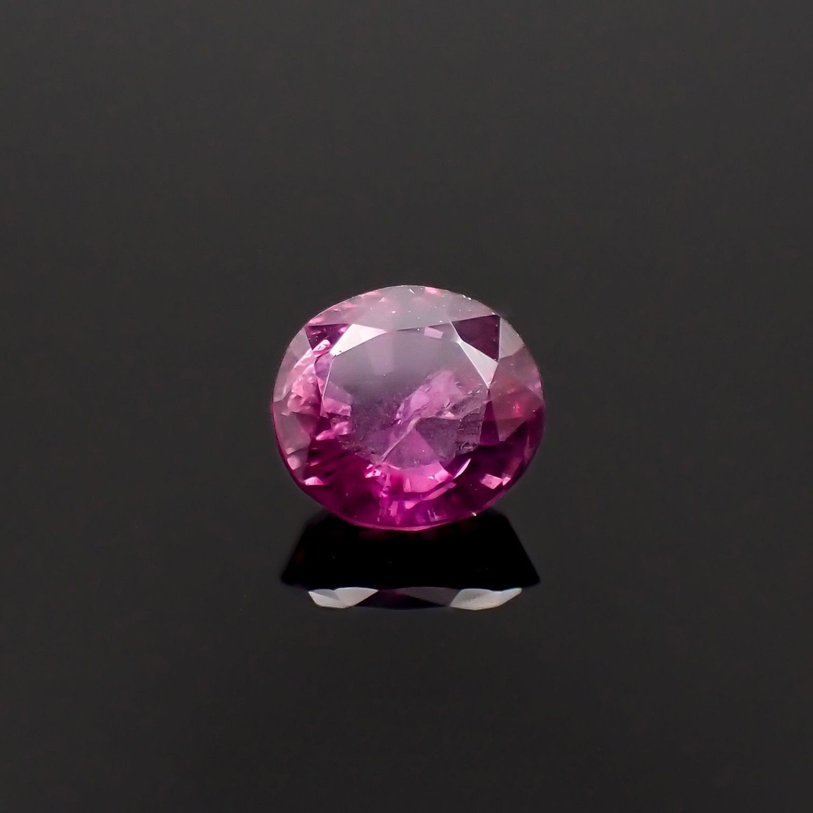 パープルサファイア パキスタン・カシミール産 0.86ct[230119875]5.6x5.2mm前後