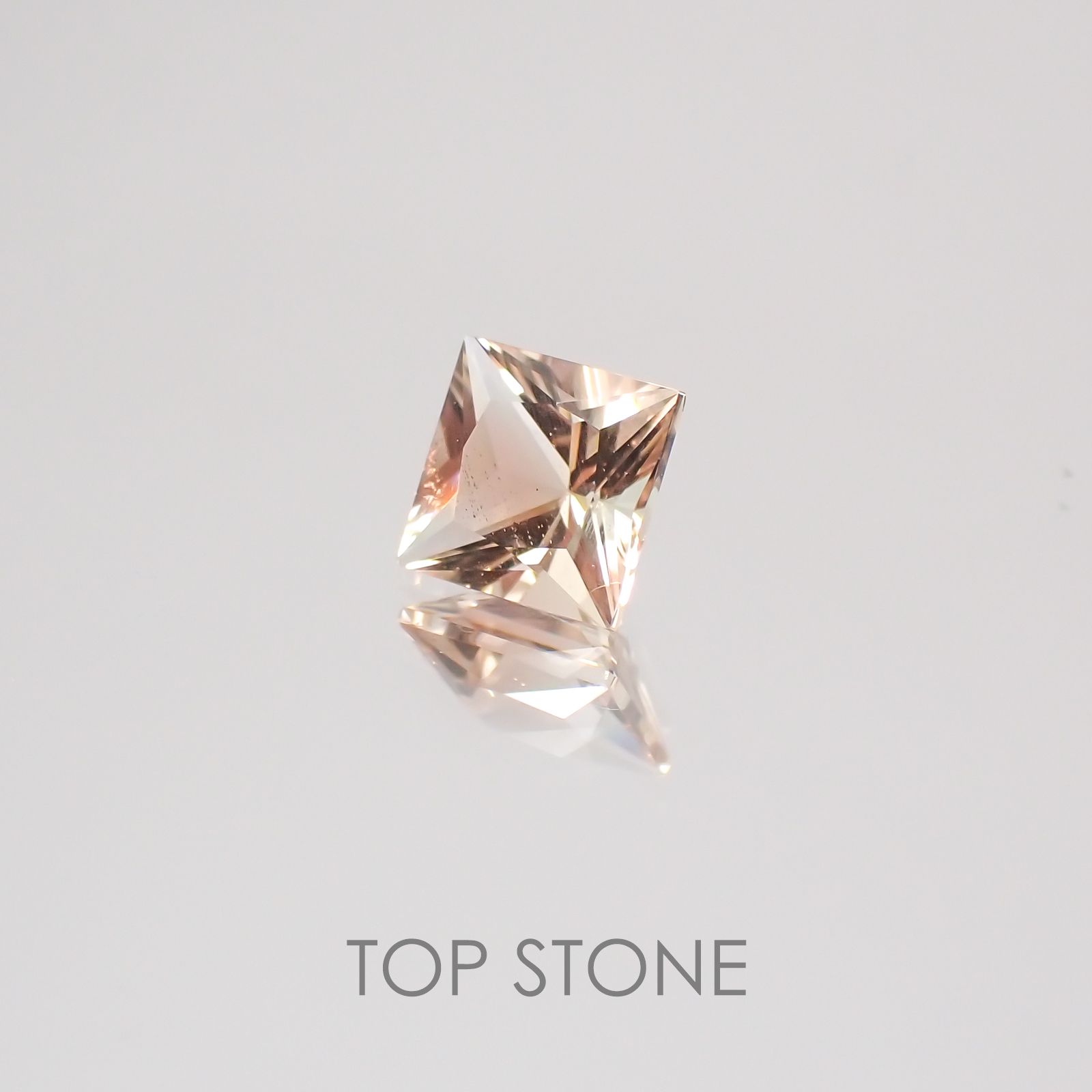 ◇プリンセスカット◇オレゴンサンストーン アメリカ産 ルース 0.59ct[20128878]4.9×4.9mm前後