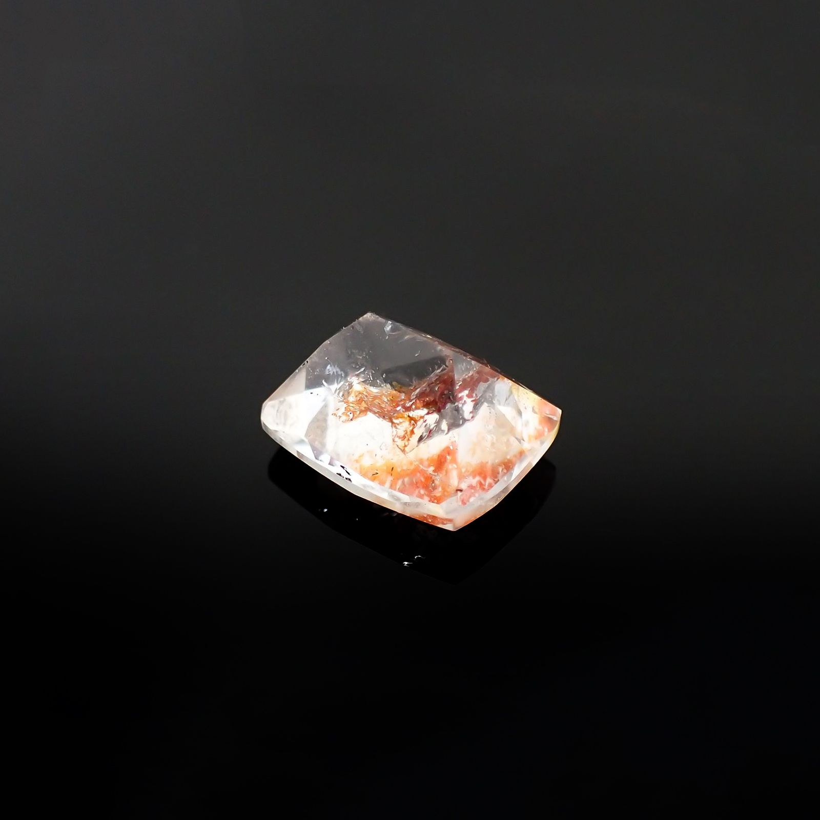 オーロラクォーツ ブラジル・ミナスジェライス産 4.63ct / 11.6x9.3mm前後 [220114377]