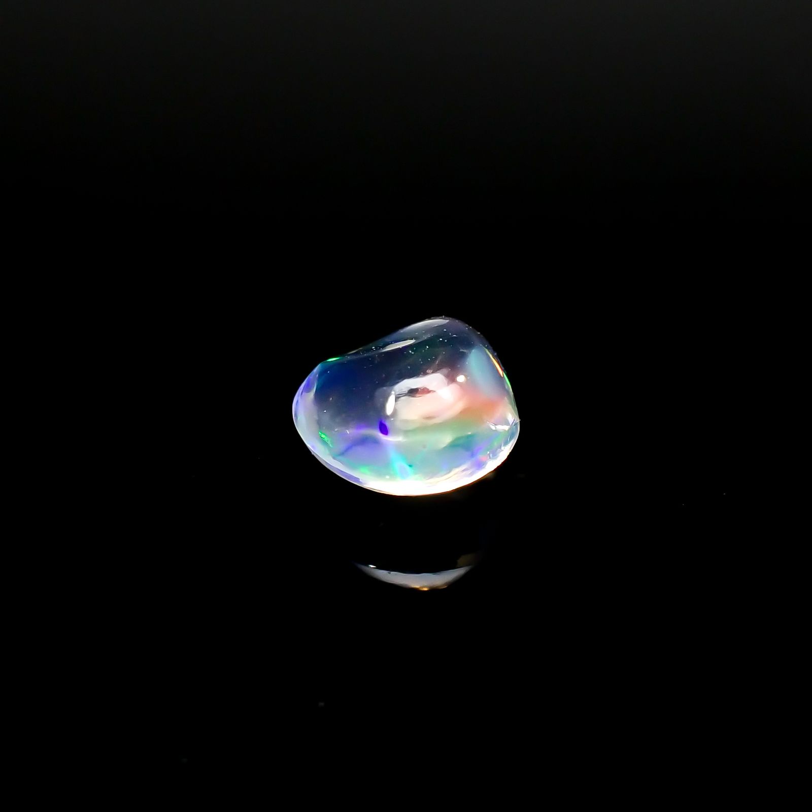 ウォーターオパール 原石 メキシコ産 0.55ct[240125310]5.6x5.5mm前後