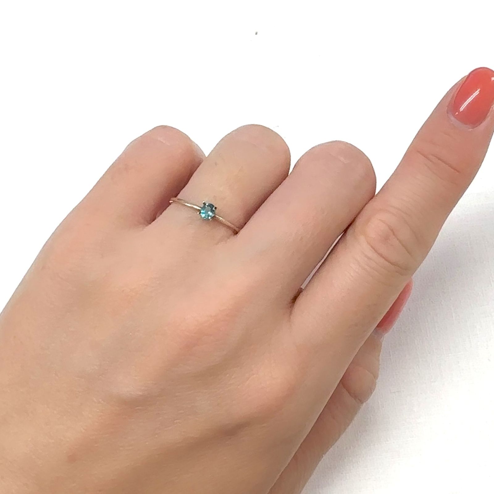 アウイナイト フルオレッセンス アフガニスタン産 0.089ct[240929045]3.1x3mm前後