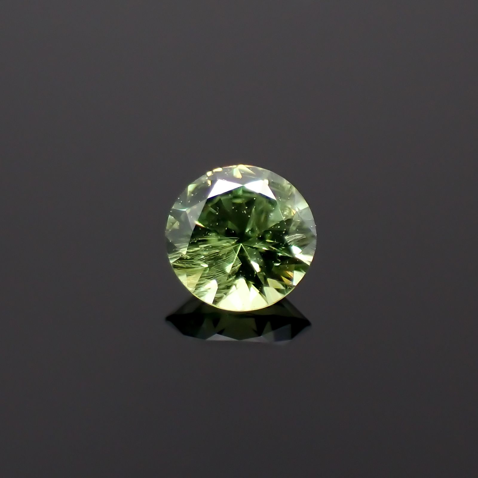 デマントイドガーネット ロシア産 0.13ct[230421603]3.1x3.1mm前後