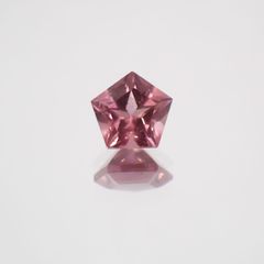 ◇ペンタゴンカット◇マラヤガーネットSA(宝石名ガーネット) タンザニア産 0.32ct 識別済[210210089]4.1×4.3mm前後
