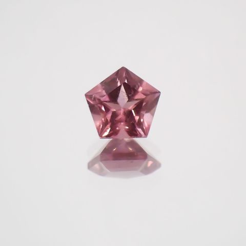 ◇ペンタゴンカット◇マラヤガーネットSA(宝石名ガーネット) タンザニア産 0.32ct 識別済[210210089]4.1×4.3mm前後