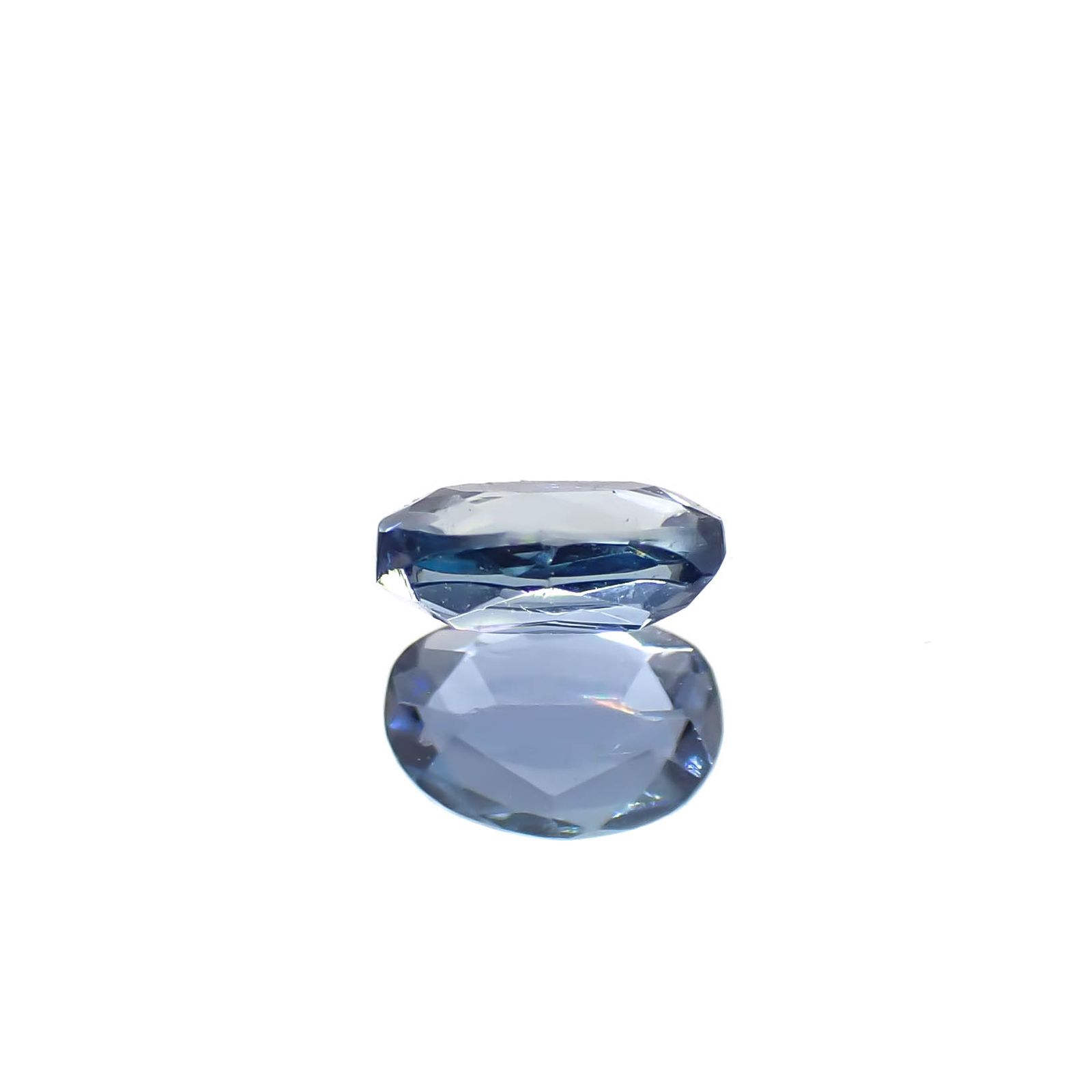 タトゥーアクアマリン ブラジル・ミナスジェライス州タトゥー鉱山産 0.14ct[240627942]4x2.8mm前後