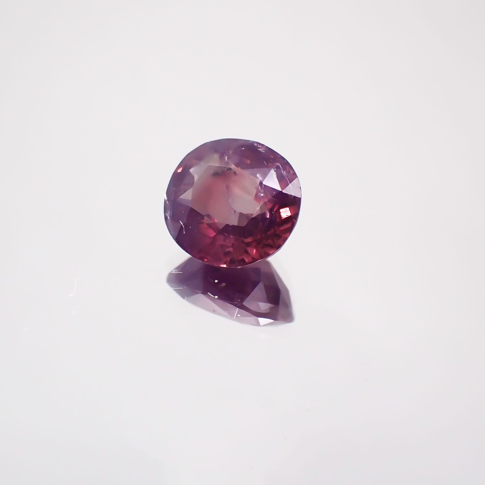パープルサファイア(宝石名バイオレット・サファイア) カシミール地方産 2.025ct ソ付(彩珠)[210310237]7.7×7.1mm前後