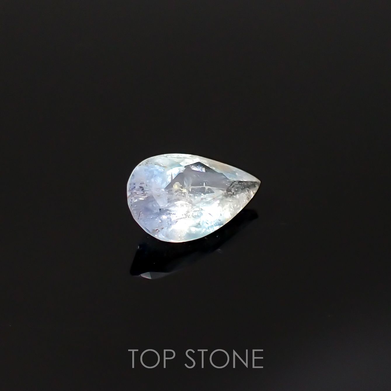 ジェレメジェバイト(宝石名エレメジェバイト)ナミビア産 0.799ct ソ付(彩珠)[220616454]8.3x5.1mm前後